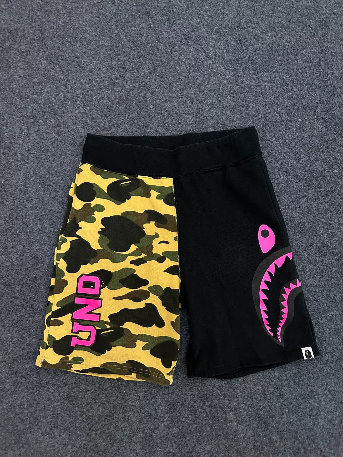 Bape Bape x Undefeated Camo Shark Shorts Size M Size US 32 / EU 48 - 2 Thumbnail