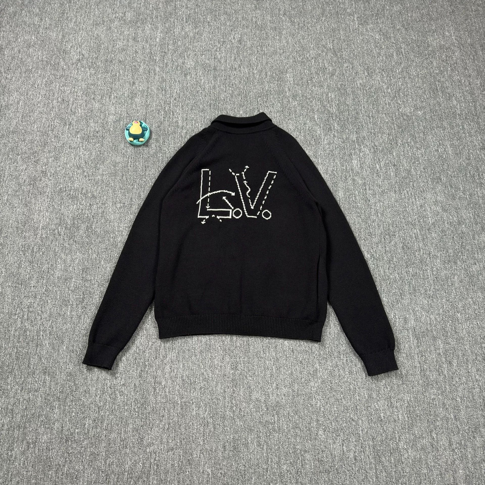 Louis Vuitton Louis Vuitton x NBA Logo Cardigan Size XL Size US XL / EU 56 / 4 - 8 Thumbnail