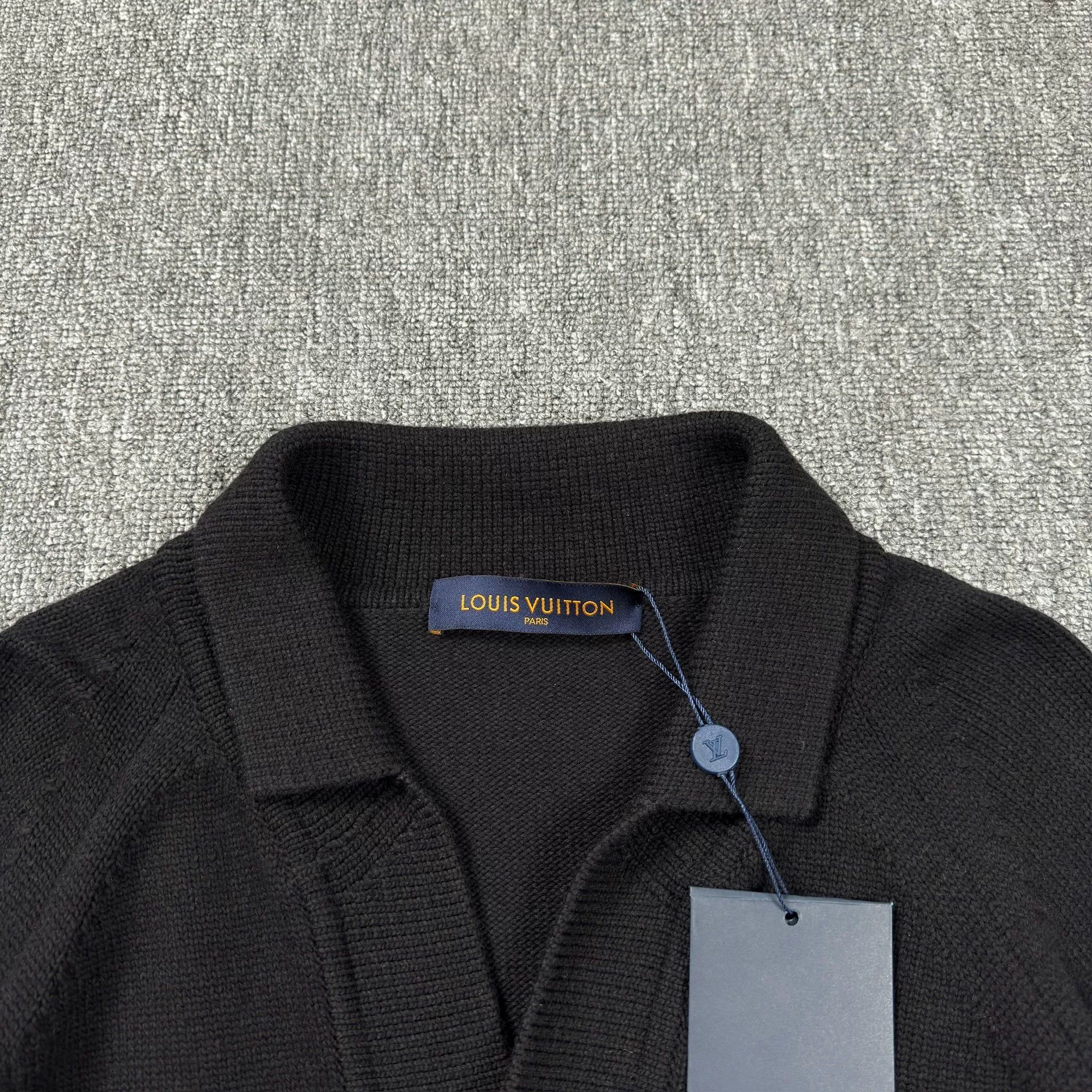 Louis Vuitton Louis Vuitton x NBA Logo Cardigan Size XL Size US XL / EU 56 / 4 - 3 Thumbnail