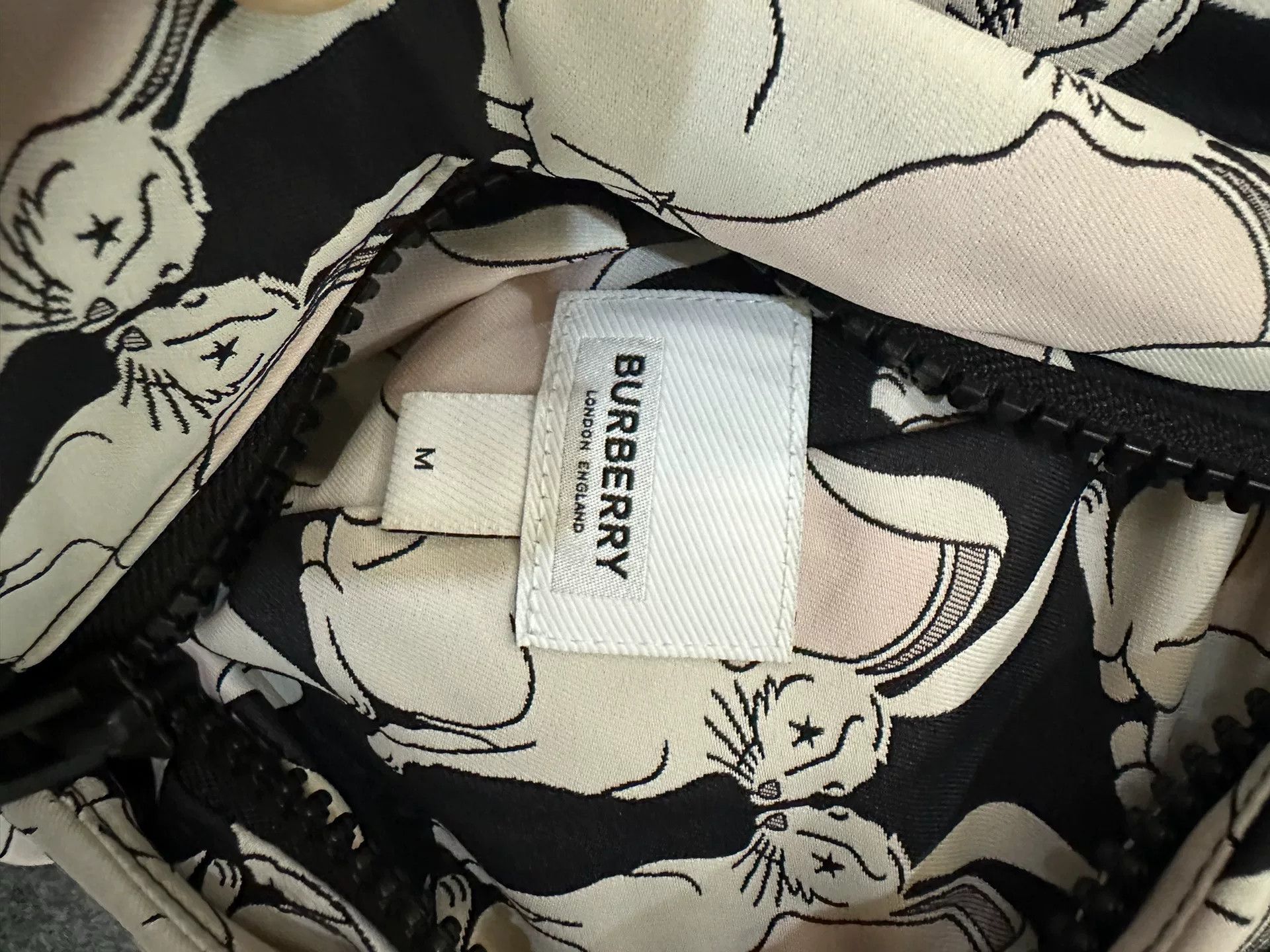 Burberry Burberry Rabbit Print Reversible Puffer Jacket Size M Size US M / EU 48-50 / 2 - 6 Thumbnail