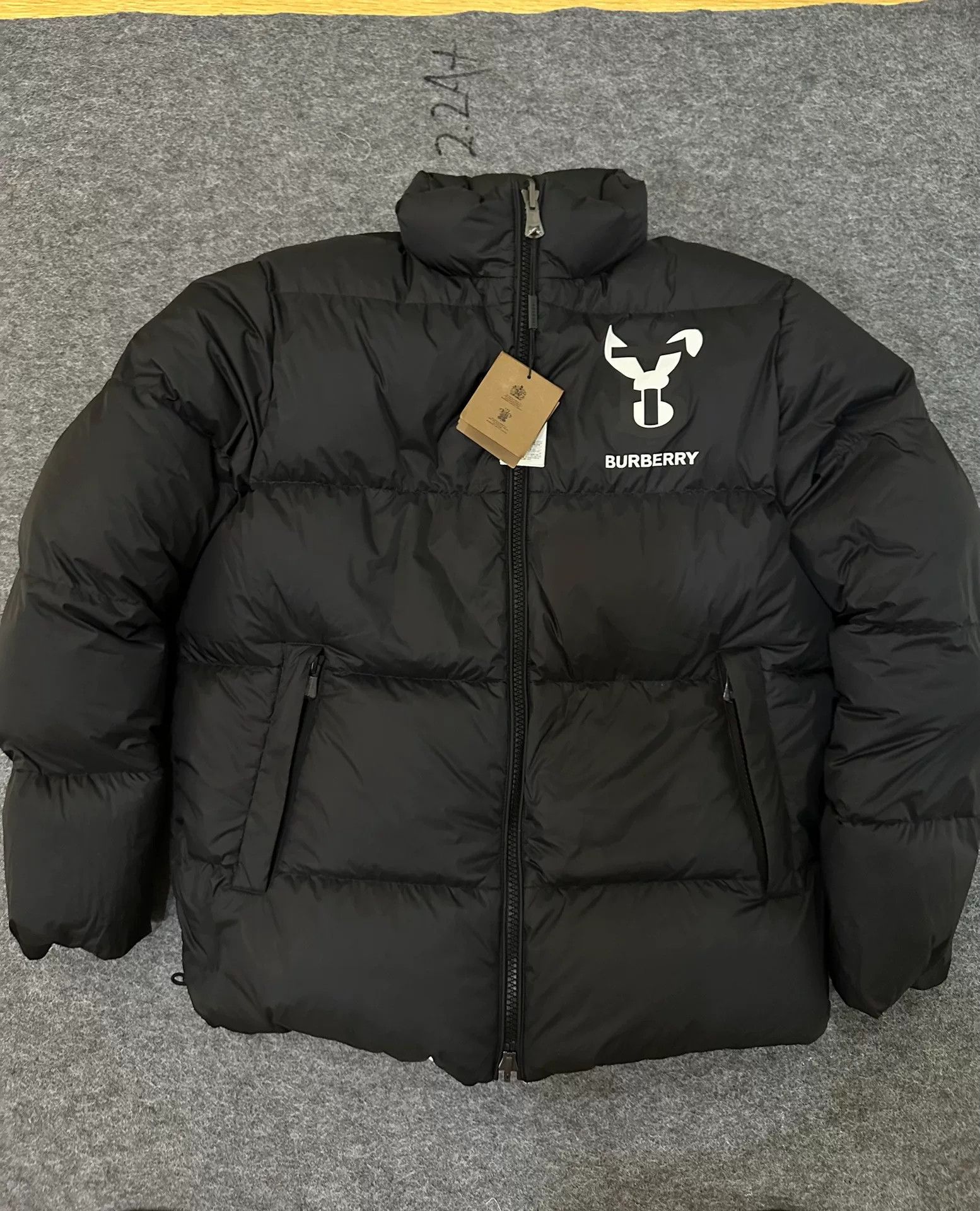 Burberry Burberry Rabbit Print Reversible Puffer Jacket Size M Size US M / EU 48-50 / 2 - 2 Thumbnail