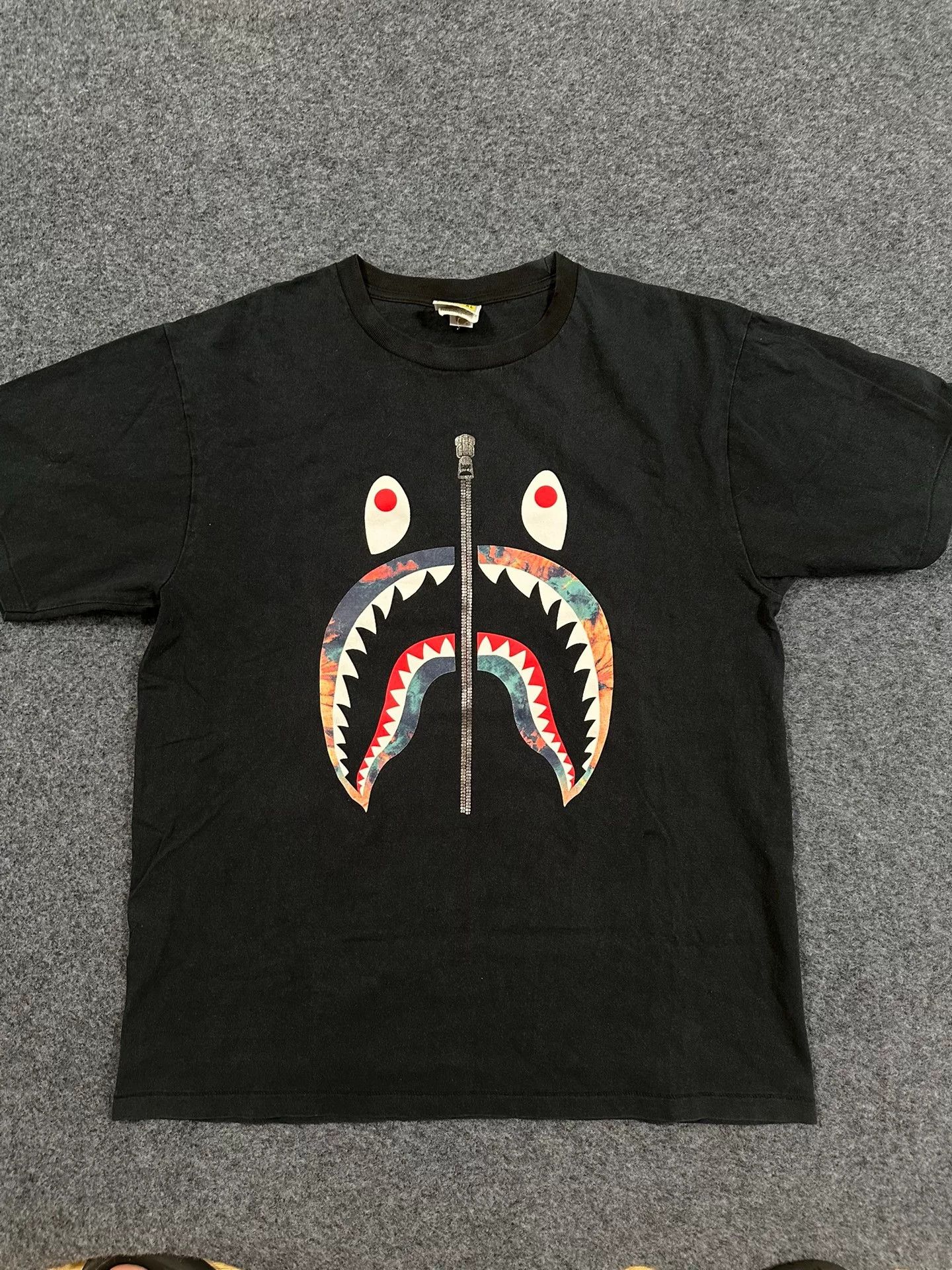Bape Bape Shark Graphic T-Shirt Size XL Size US XL / EU 56 / 4 - 2 Thumbnail