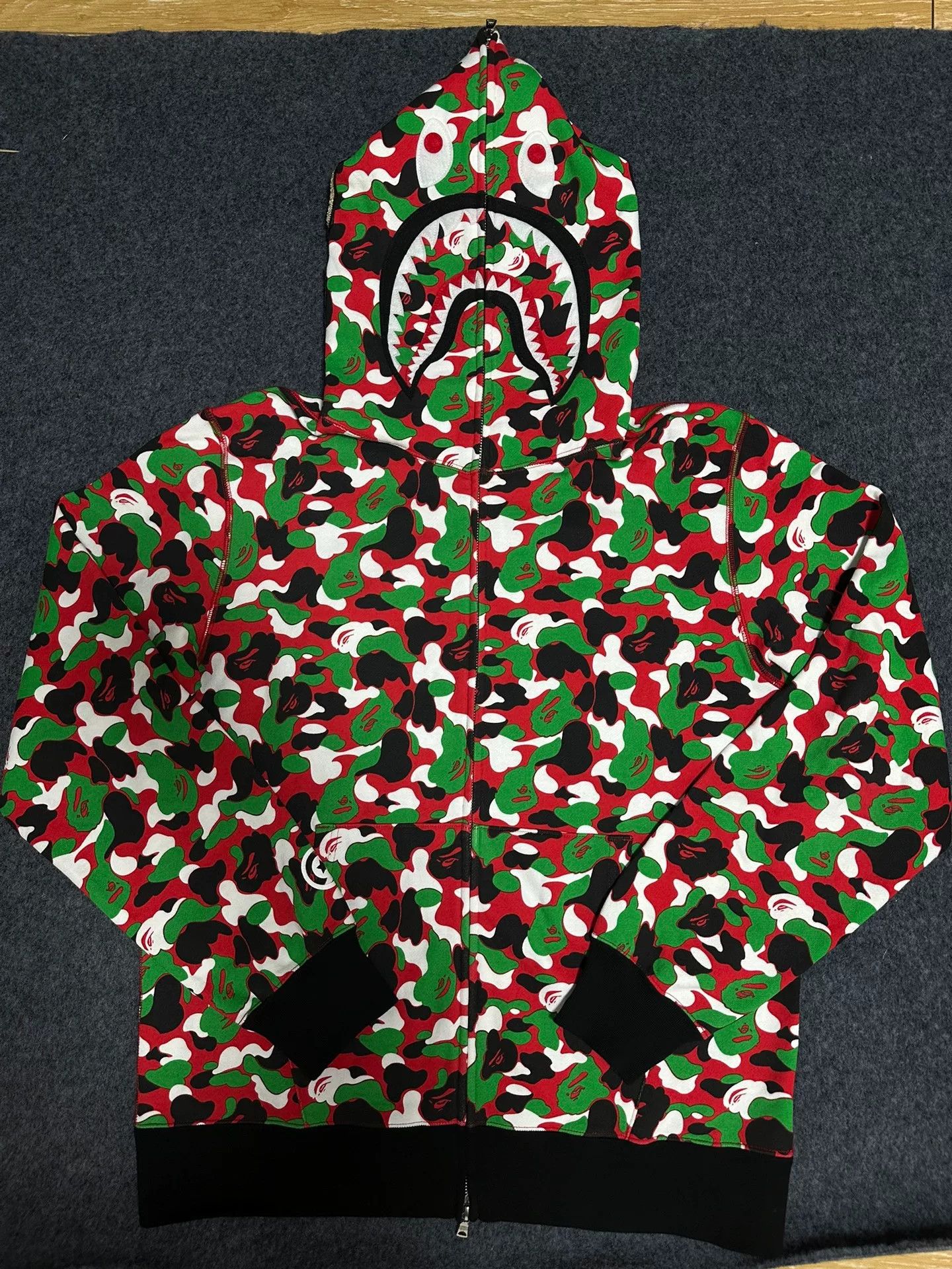 Bape Bape Multicolor Shark Hoodie 2XL Size US XXL / EU 58 / 5 - 2 Thumbnail