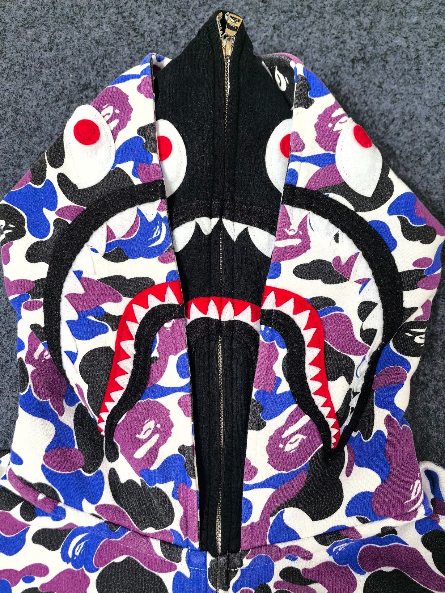 Bape BAPE Camo Shark Tiger Hoodie Size L Size US L / EU 52-54 / 3 - 4 Thumbnail
