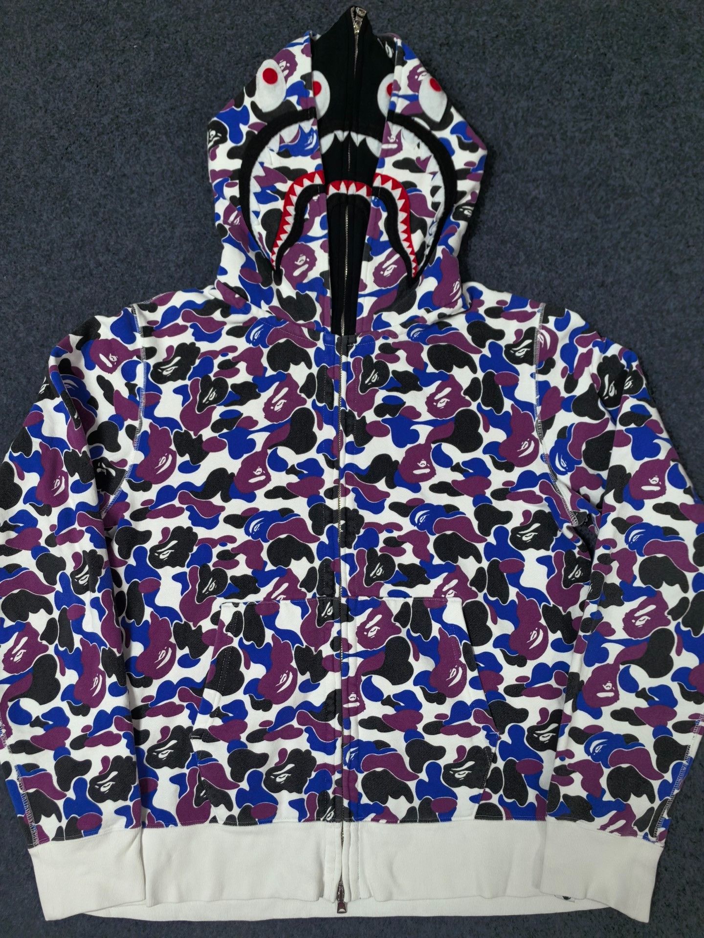 Bape BAPE Camo Shark Tiger Hoodie Size L Size US L / EU 52-54 / 3 - 2 Thumbnail