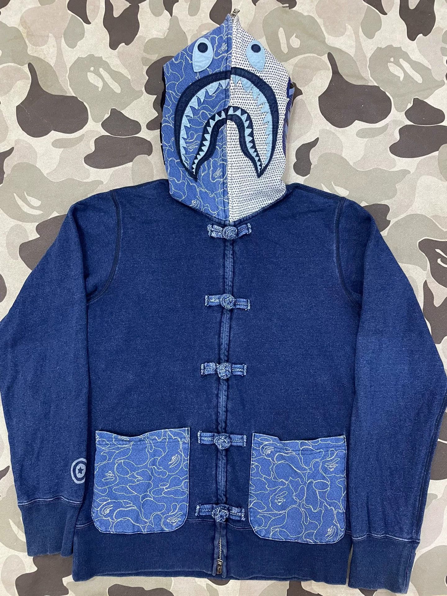 Bape BAPE Indigo Toggle Shark Hoodie Size M Size US M / EU 48-50 / 2 - 2 Thumbnail