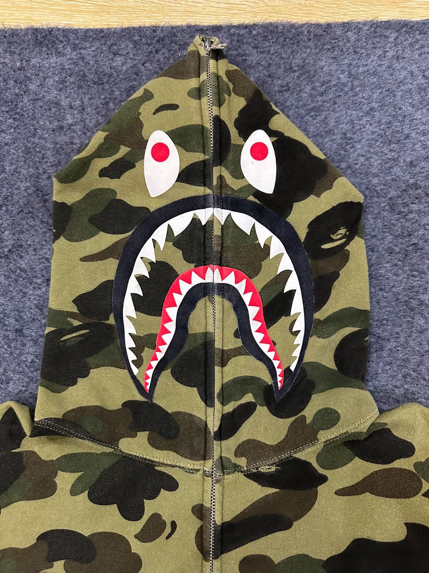 Bape BAPE Shark Camo Hoodie Size 2XL Size US XXL / EU 58 / 5 - 4 Thumbnail
