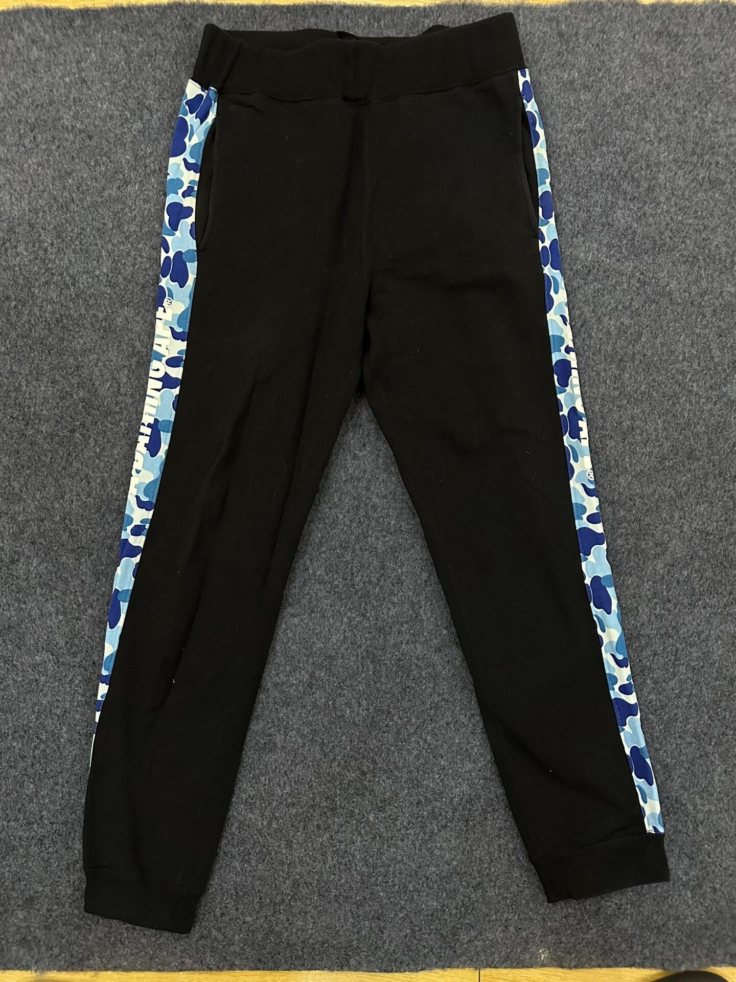 Bape BAPE ABC Camo Side Stripe Sweatpants Size M Size US 32 / EU 48 - 2 Thumbnail