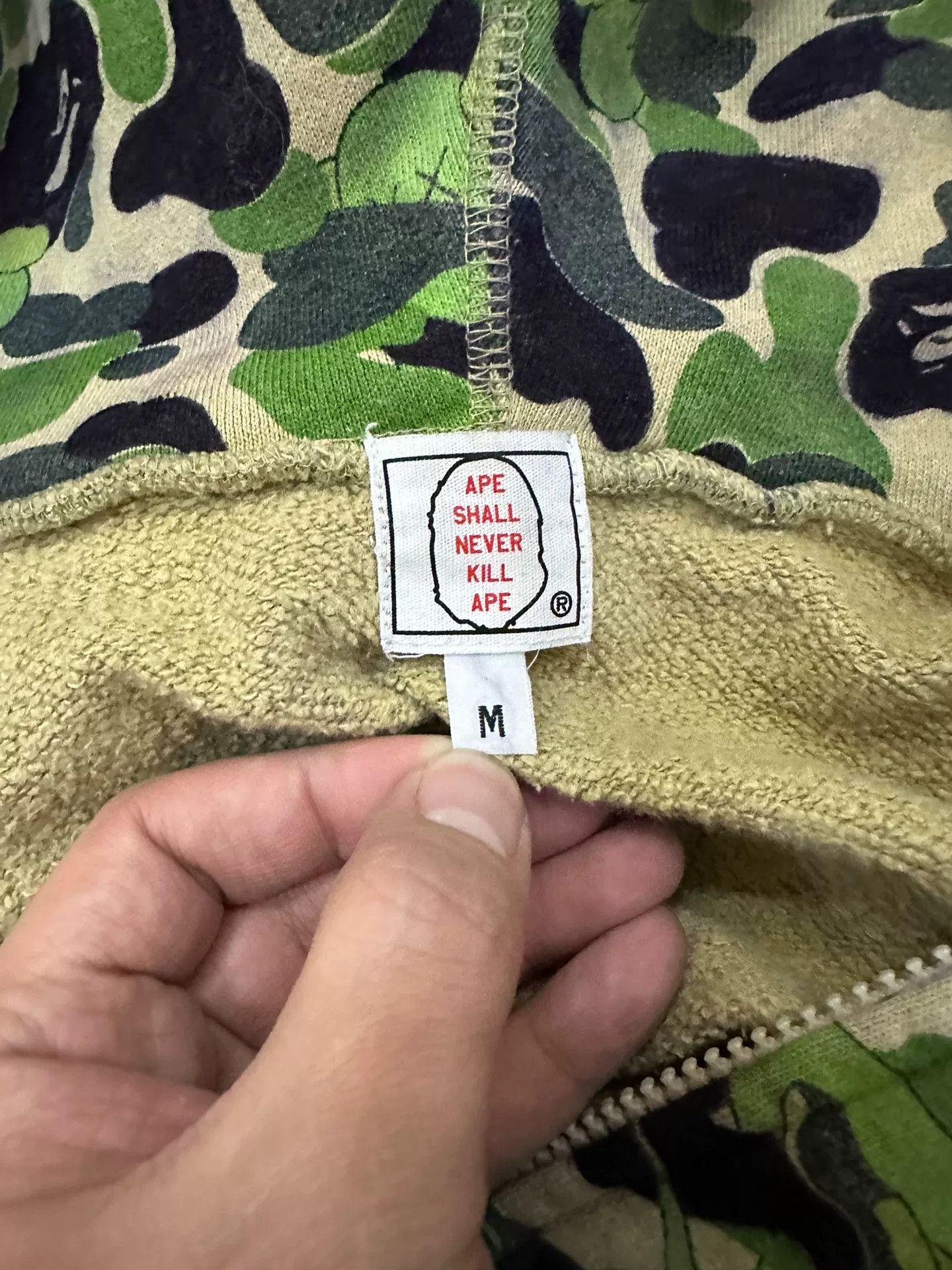 Bape BAPE x KAWS Camo Full Zip Hoodie Size M Size US M / EU 48-50 / 2 - 10 Thumbnail