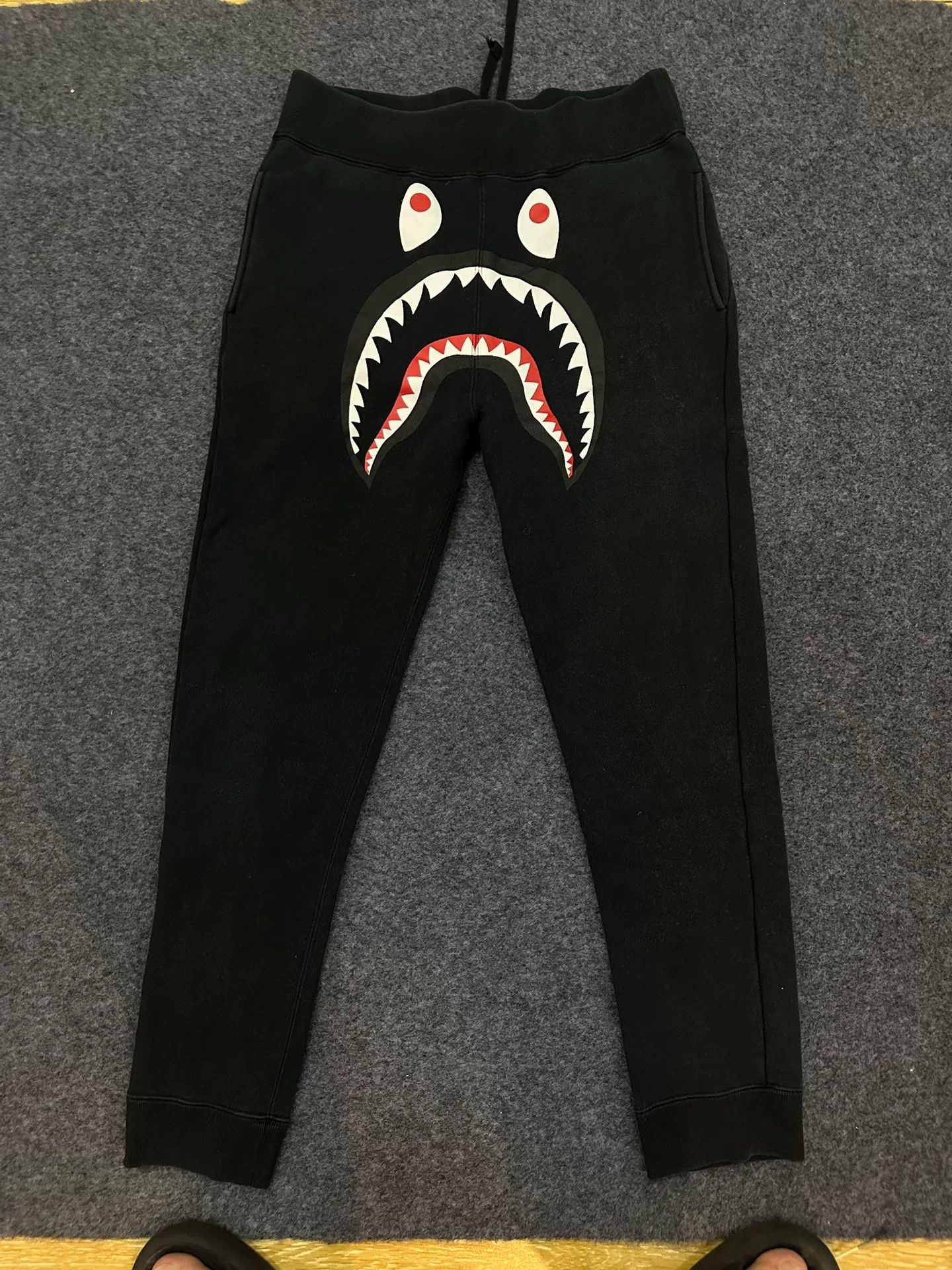 Bape BAPE Shark Graphic Sweatpants Size M Size US 32 / EU 48 - 2 Thumbnail