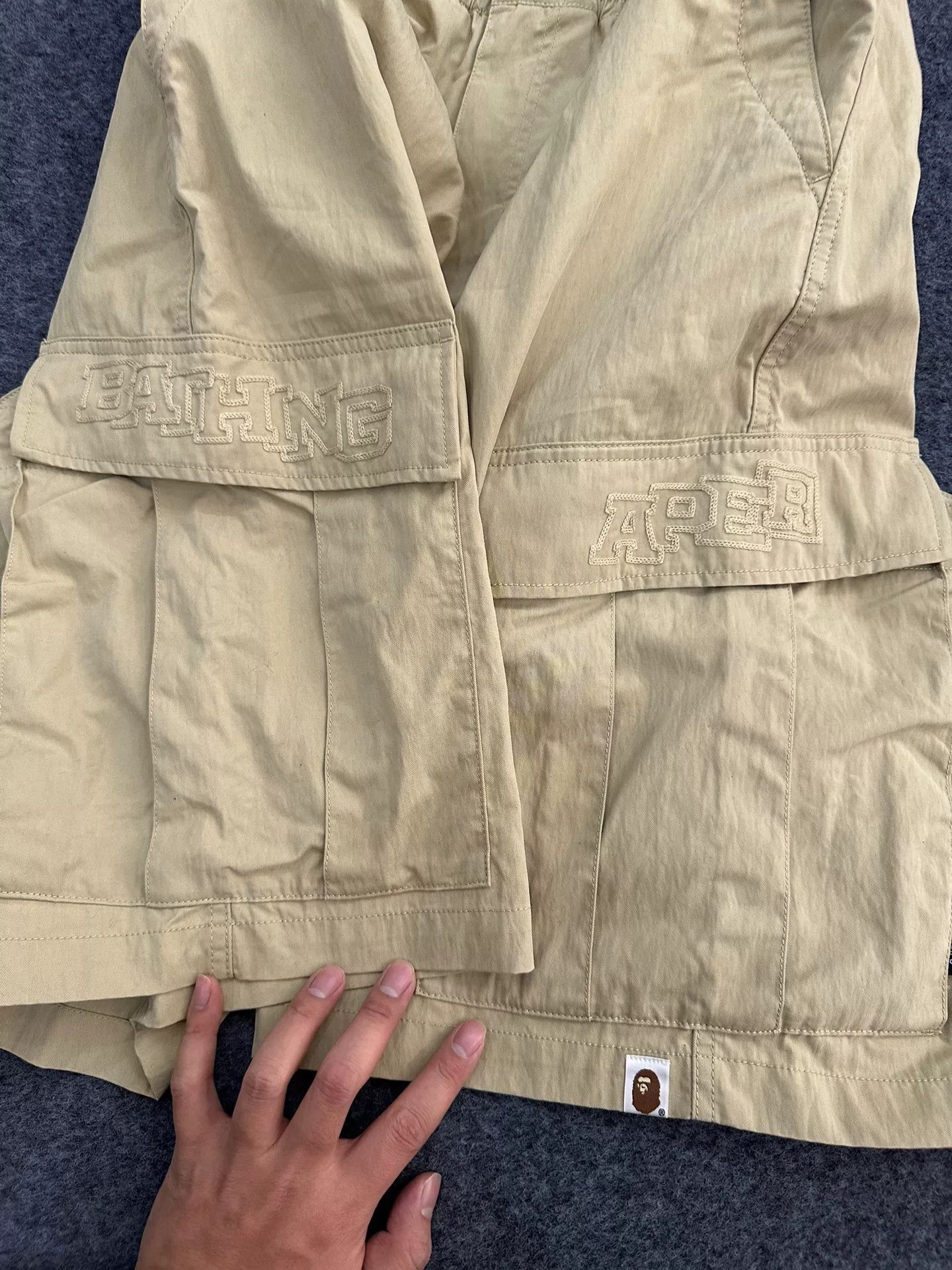 Bape BAPE Logo Cargo Shorts Size XL Size US 36 / EU 52 - 4 Thumbnail