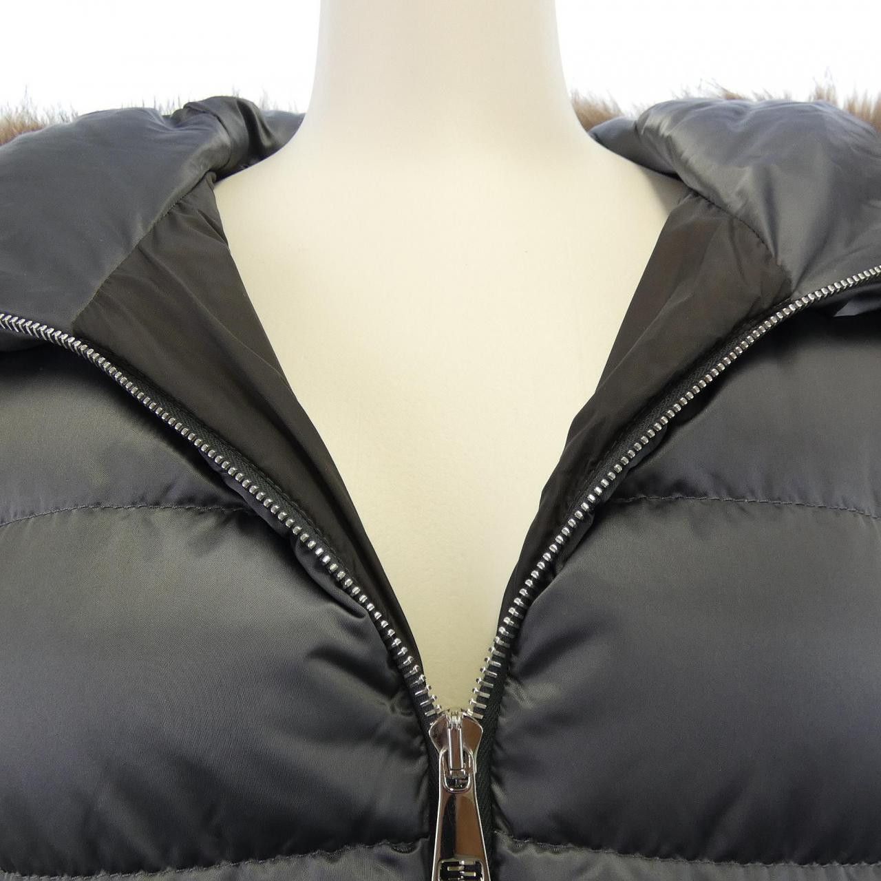 Moncler Moncler Moncler LEERSIE Down Coat Textile Outerwear LEERSIE DUTY FREE for USA Size ONE SIZE - 7 Thumbnail