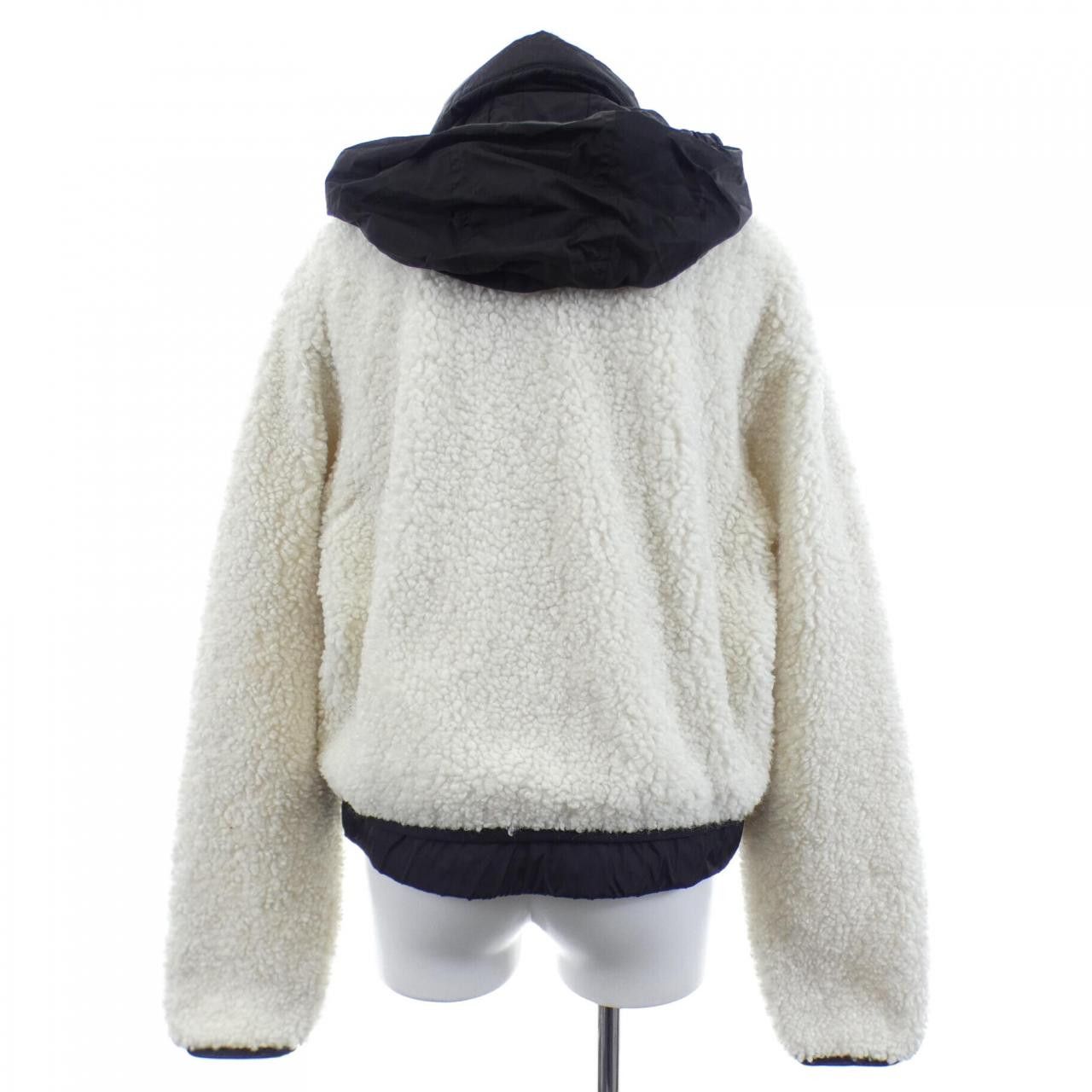 Moncler Moncler Moncler Blouson Others Outerwear 20938G73800 DUTY FREE for USA Size ONE SIZE - 2 Thumbnail