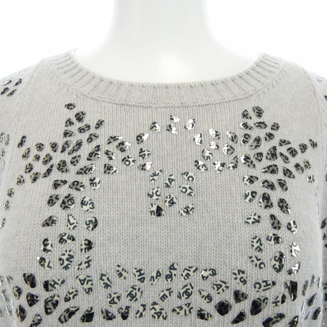 Chanel Chanel Chanel Cashmere Knit Textile Tops P57751K07576 DUTY FREE for USA Size ONE SIZE - 6 Thumbnail