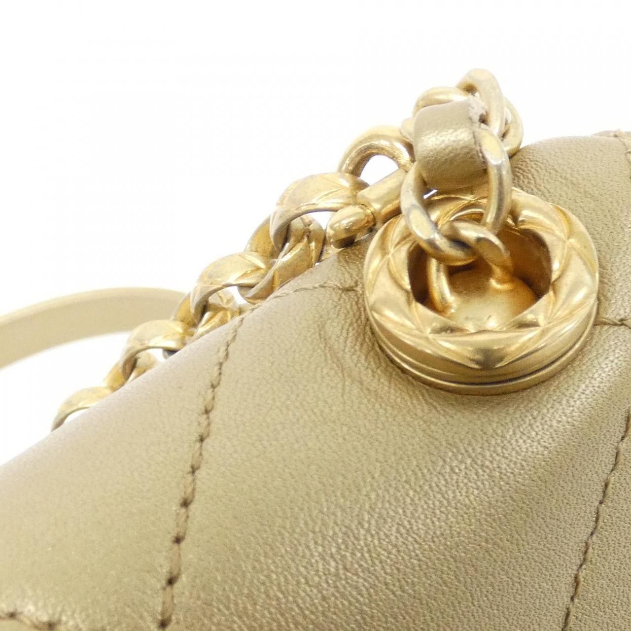 Chanel Chanel Chanel Lambskin Shoulder Bag Leather Crossbody Bag AS1886 DUTY FREE for USA Size ONE SIZE - 7 Thumbnail