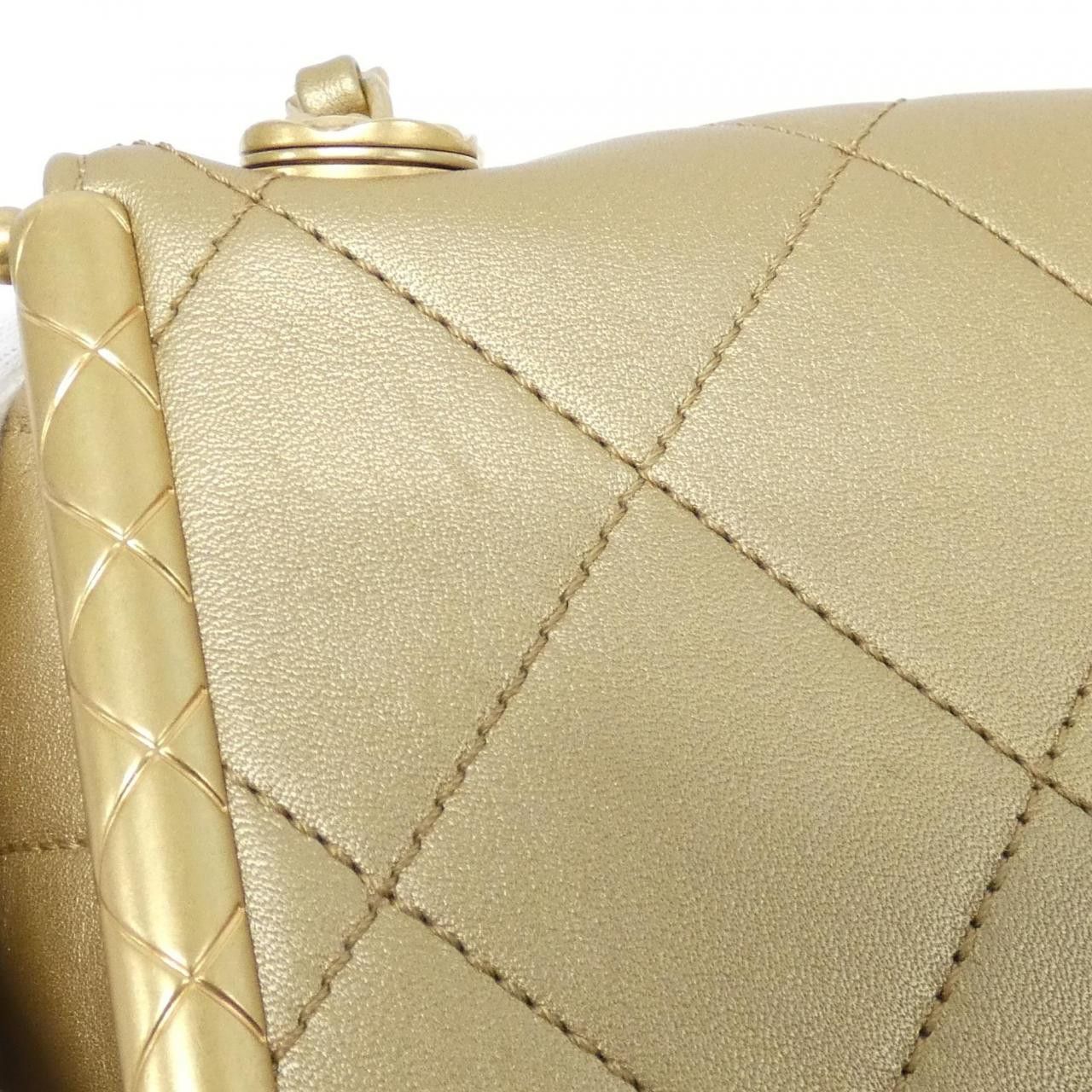 Chanel Chanel Chanel Lambskin Shoulder Bag Leather Crossbody Bag AS1886 DUTY FREE for USA Size ONE SIZE - 6 Thumbnail