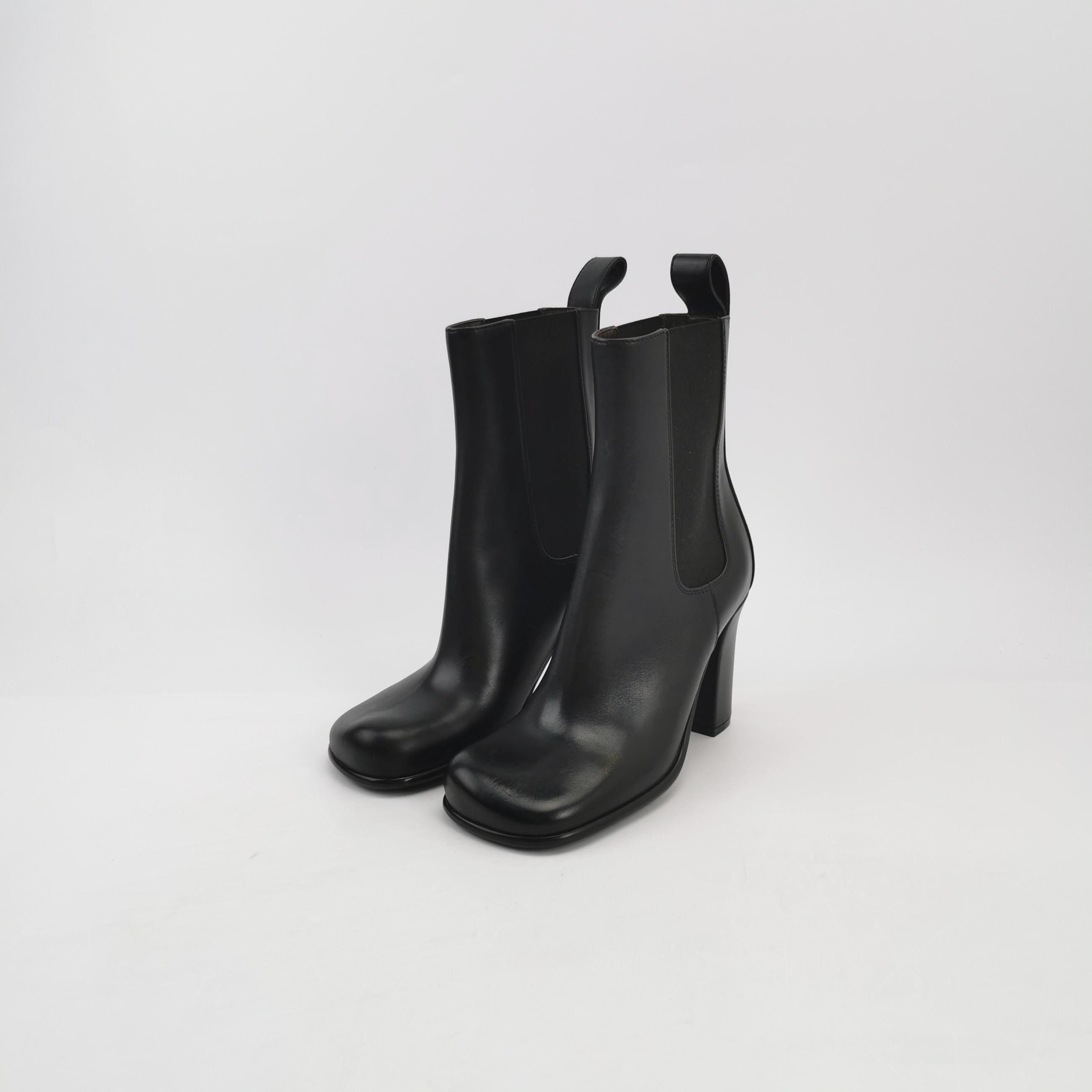 Bottega Veneta Bottega Veneta Women 5 Boots Size US 5 / IT 35 - 2 Thumbnail