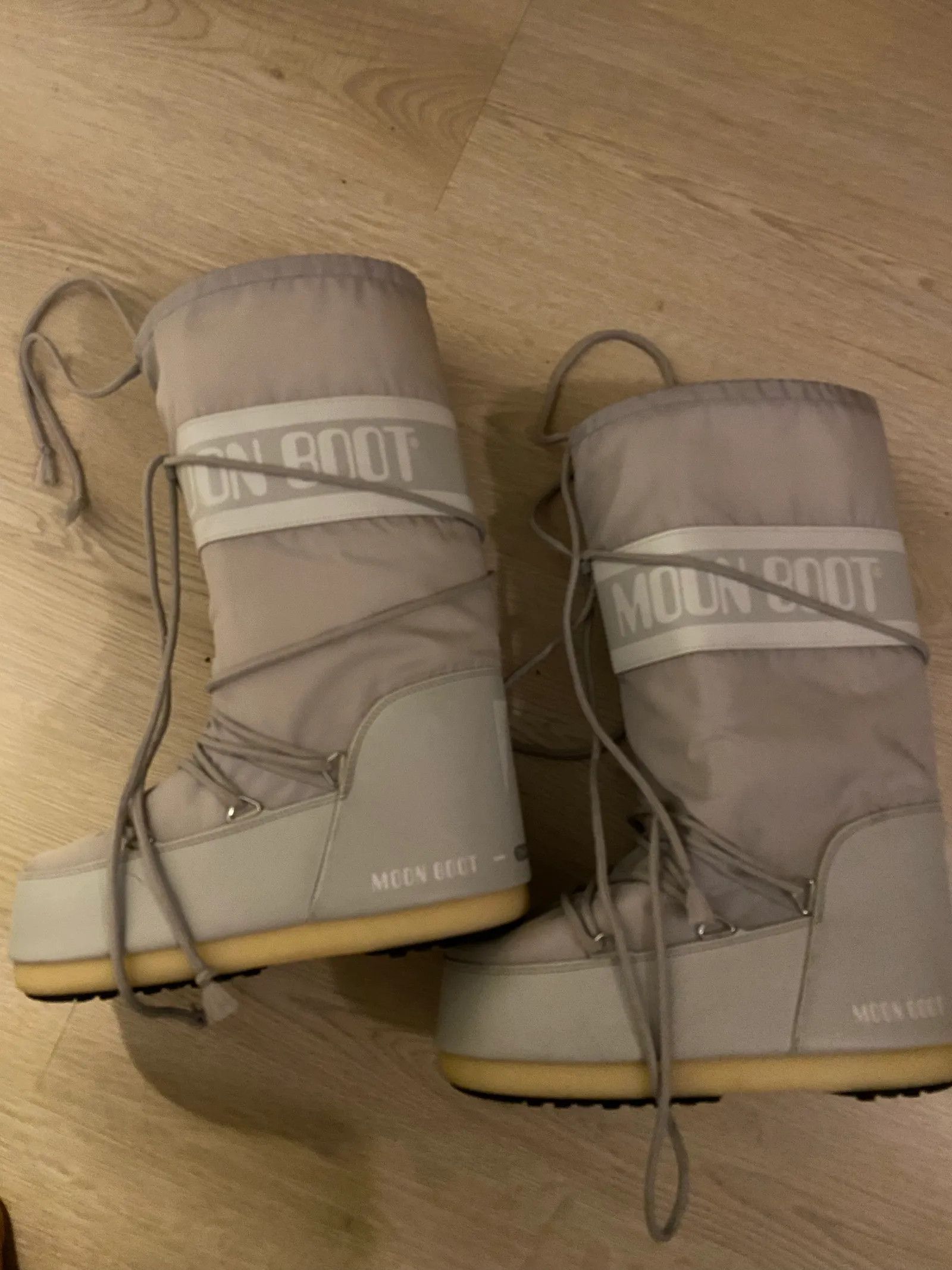 Moon Boot Moon Boot Winter Boots Size US 10 / IT 40 - 2 Thumbnail