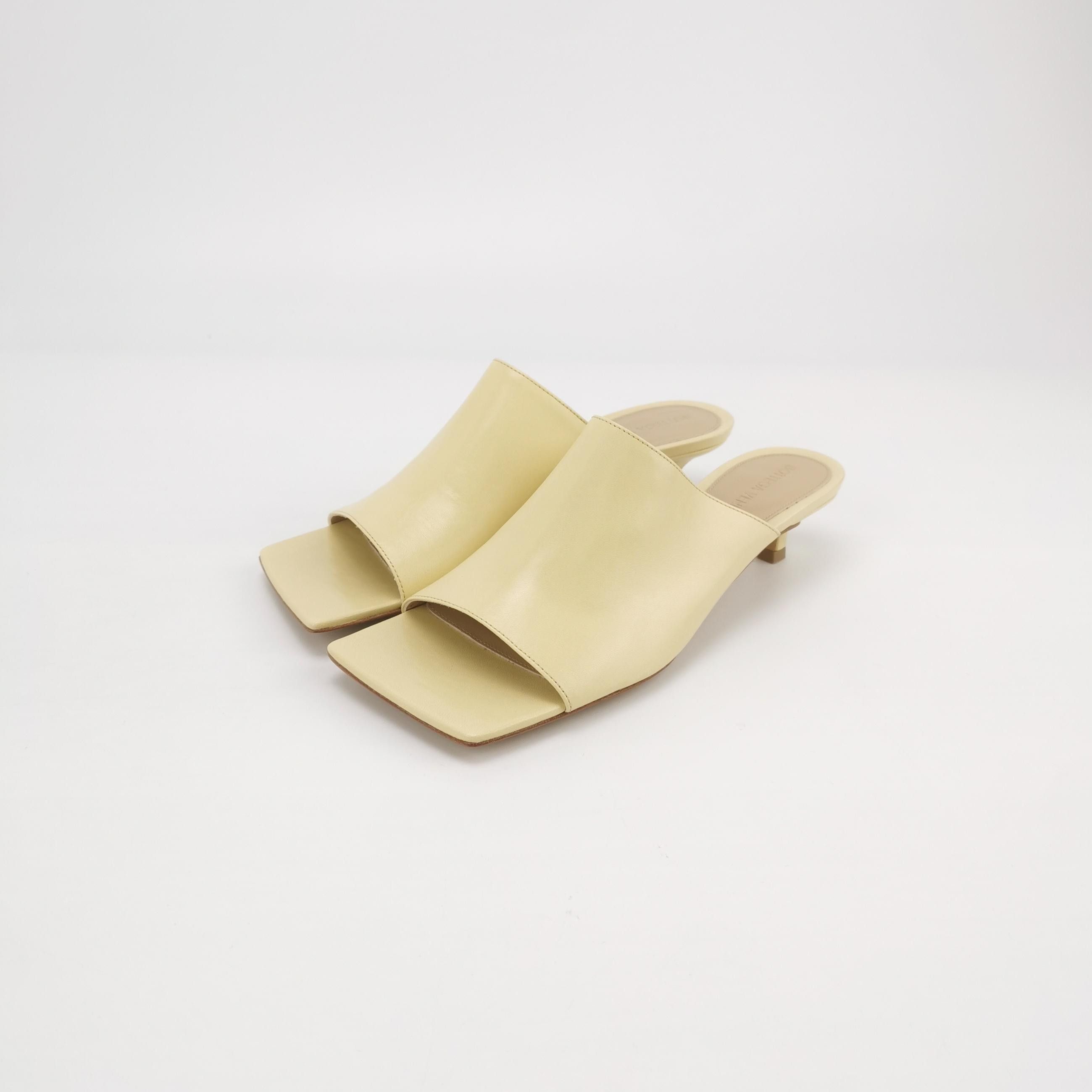 Bottega Veneta Bottega Veneta Women 6 Sandals Size US 6 / IT 36 - 2 Thumbnail