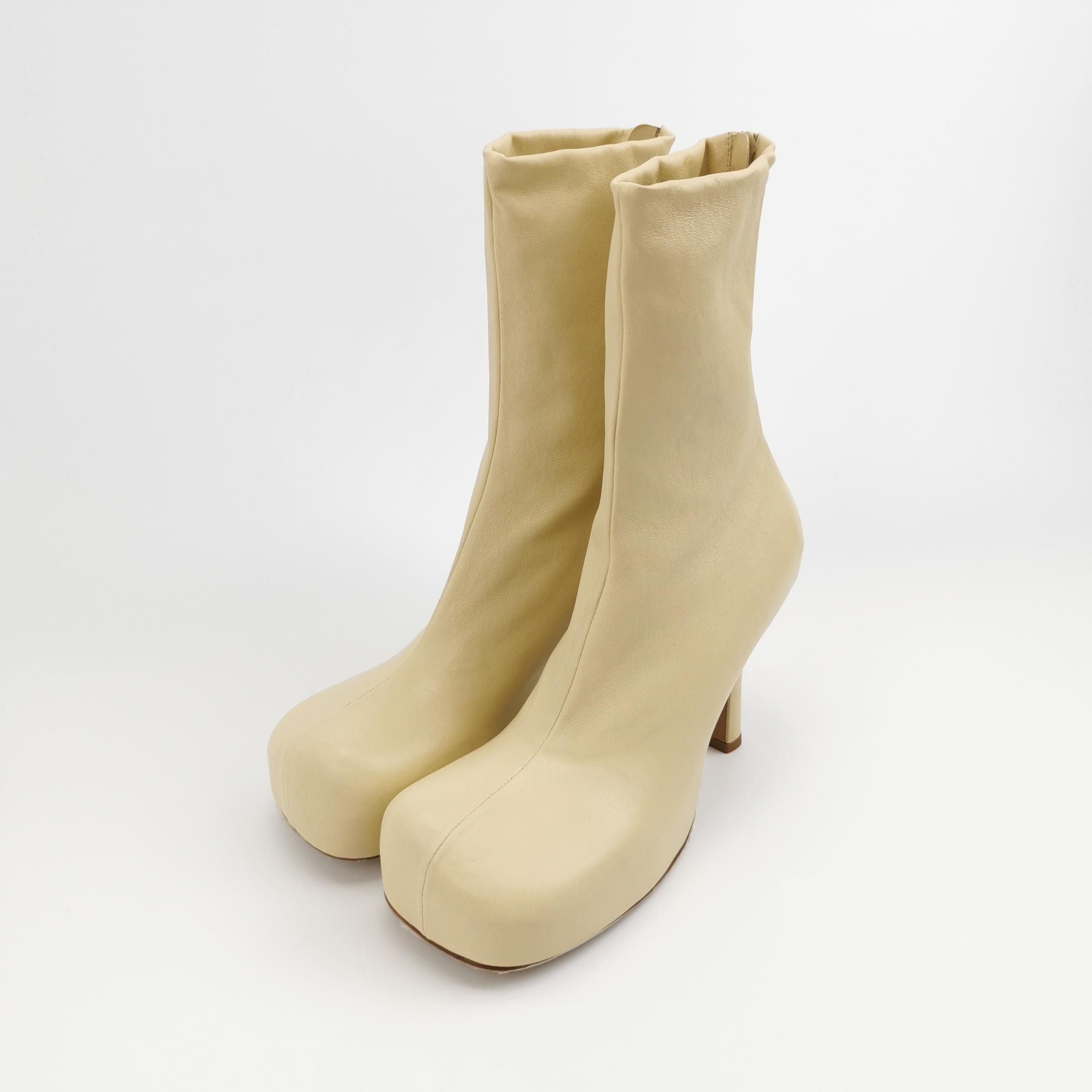 Bottega Veneta Bottega Veneta Women 7 Boots Size US 7 / IT 37 - 2 Thumbnail