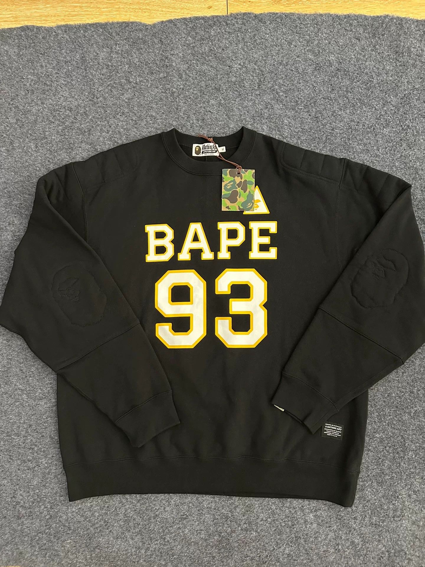 Bape A Bathing Ape 93 Graphic Sweatshirt XL Size US XL / EU 56 / 4 - 2 Thumbnail