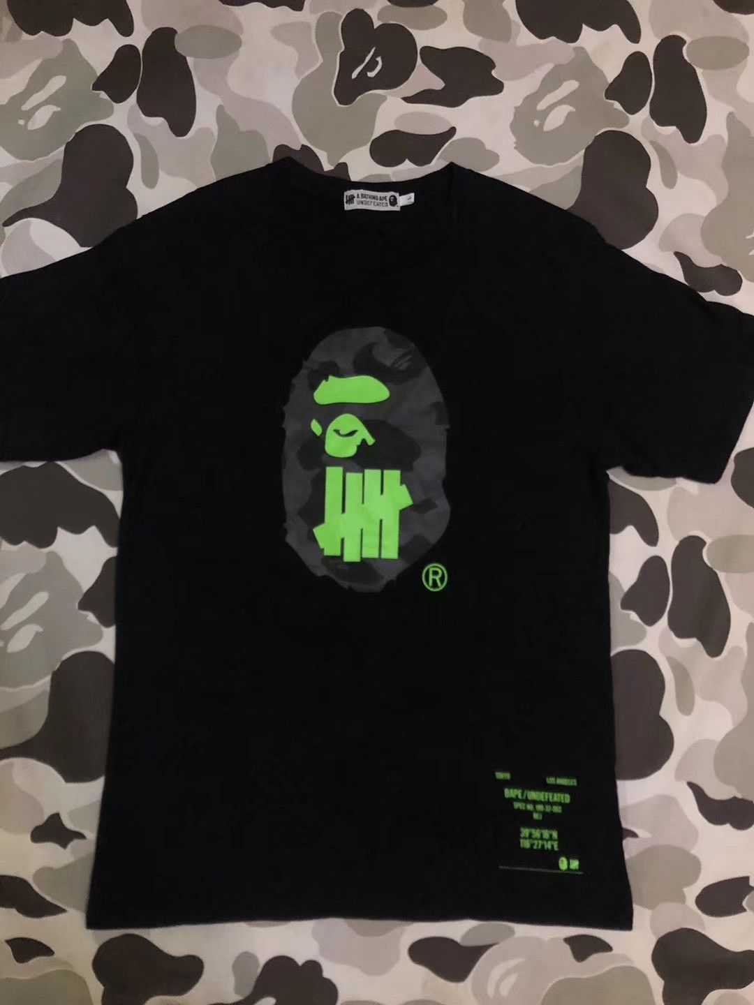 Bape BAPE x Undefeated Camo Ape Logo T-Shirt Size L Size US L / EU 52-54 / 3 - 2 Thumbnail