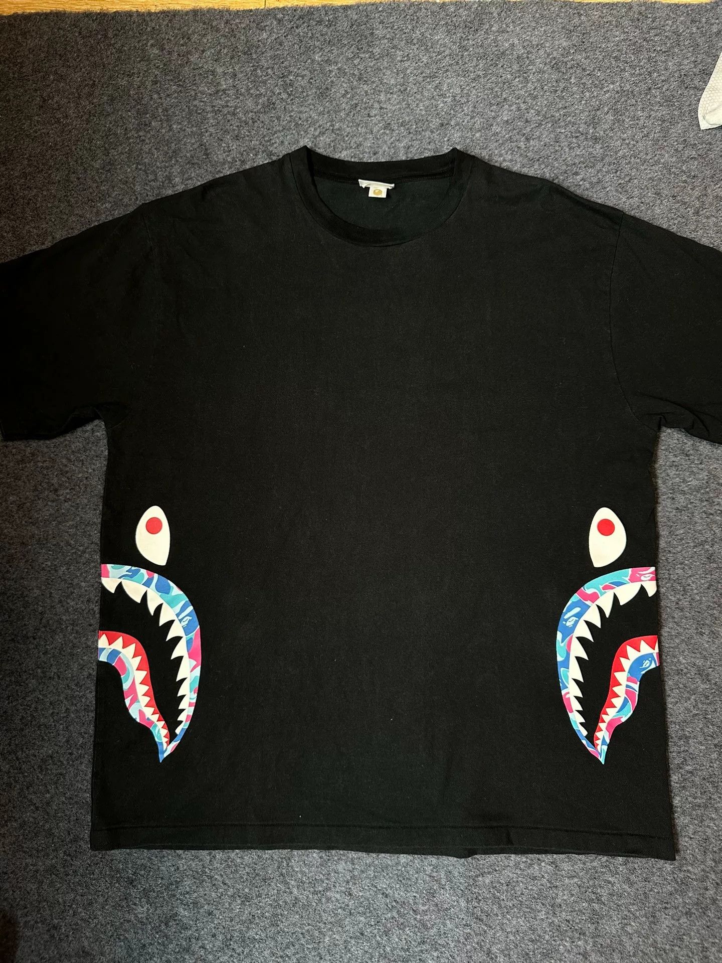 Bape Bape Shark Graphic T-Shirt 3XL Size US XXL / EU 58 / 5 - 2 Thumbnail