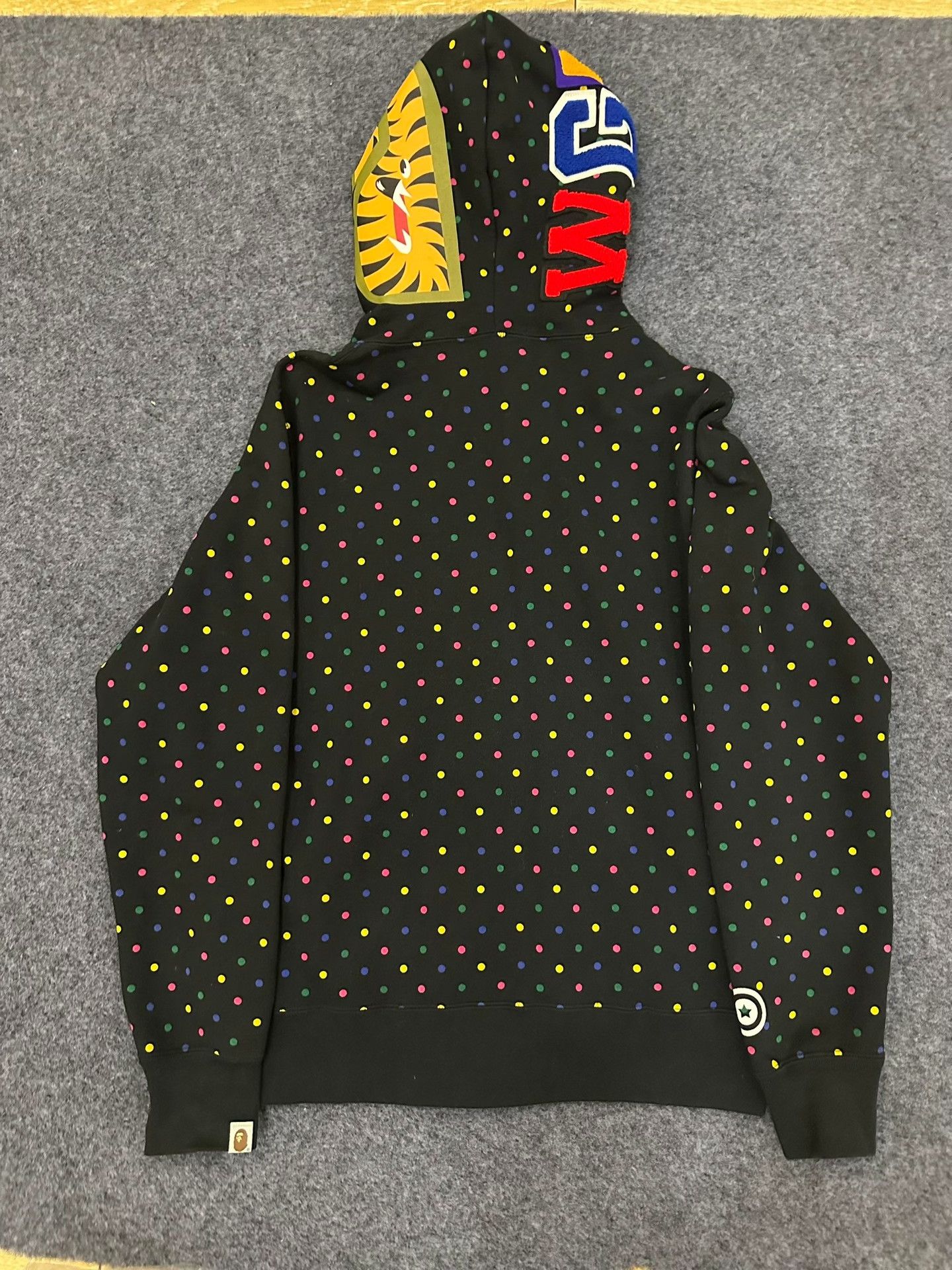 Bape BAPE Polka Dot Shark Hoodie Size L Size US L / EU 52-54 / 3 - 3 Thumbnail