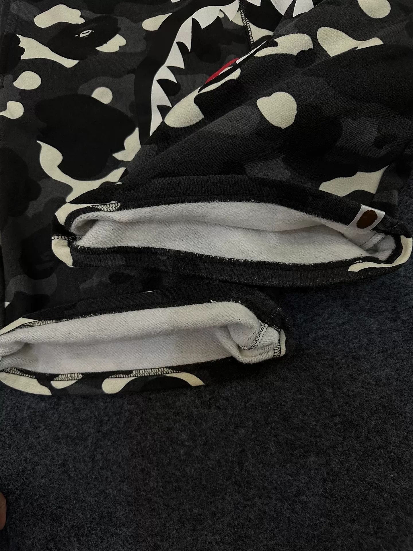 Bape BAPE Shark Camo Shorts XL Size US 36 / EU 52 - 5 Thumbnail