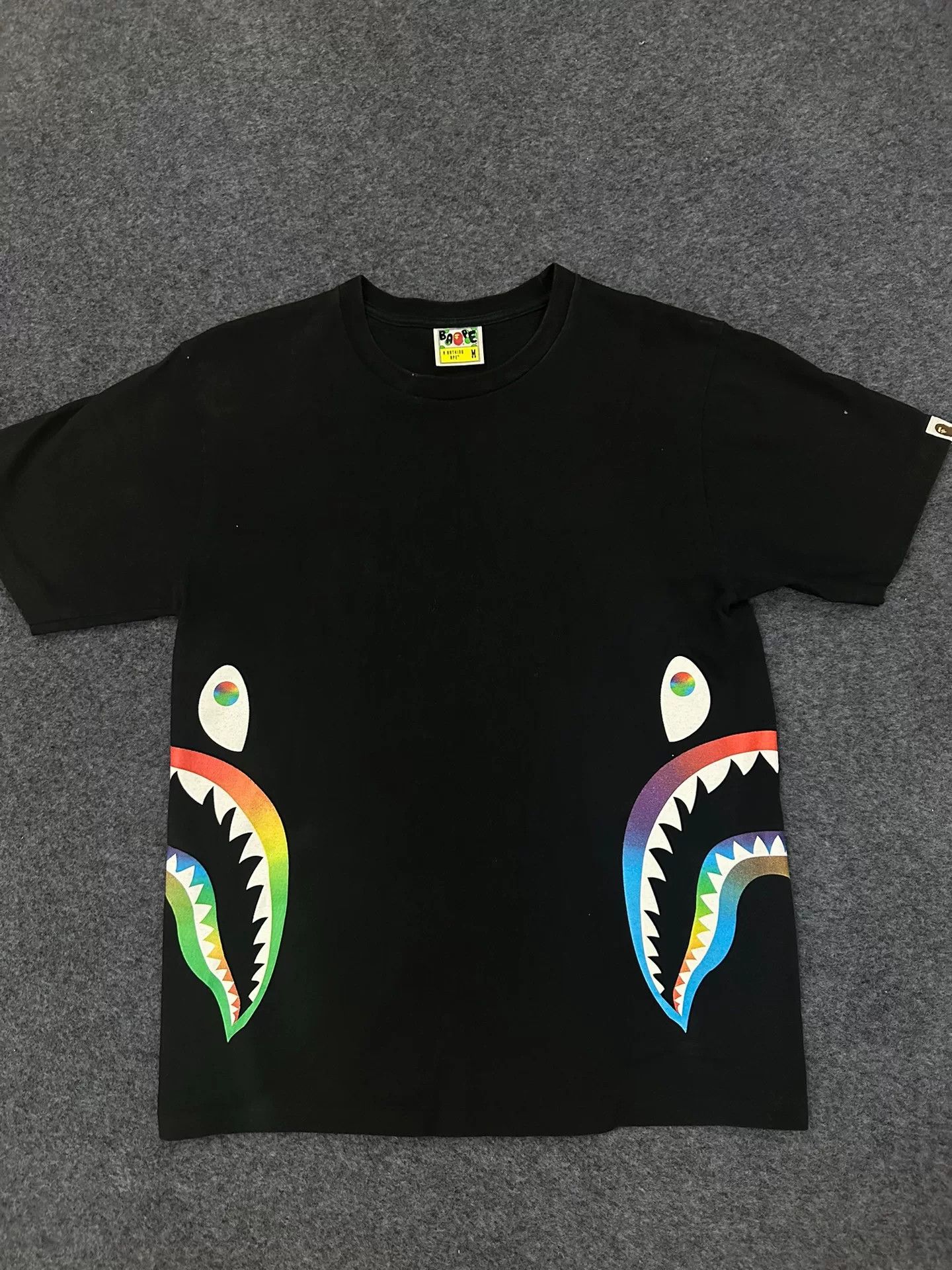 Bape Bape Rainbow Shark T-Shirt Size M Size US M / EU 48-50 / 2 - 2 Thumbnail