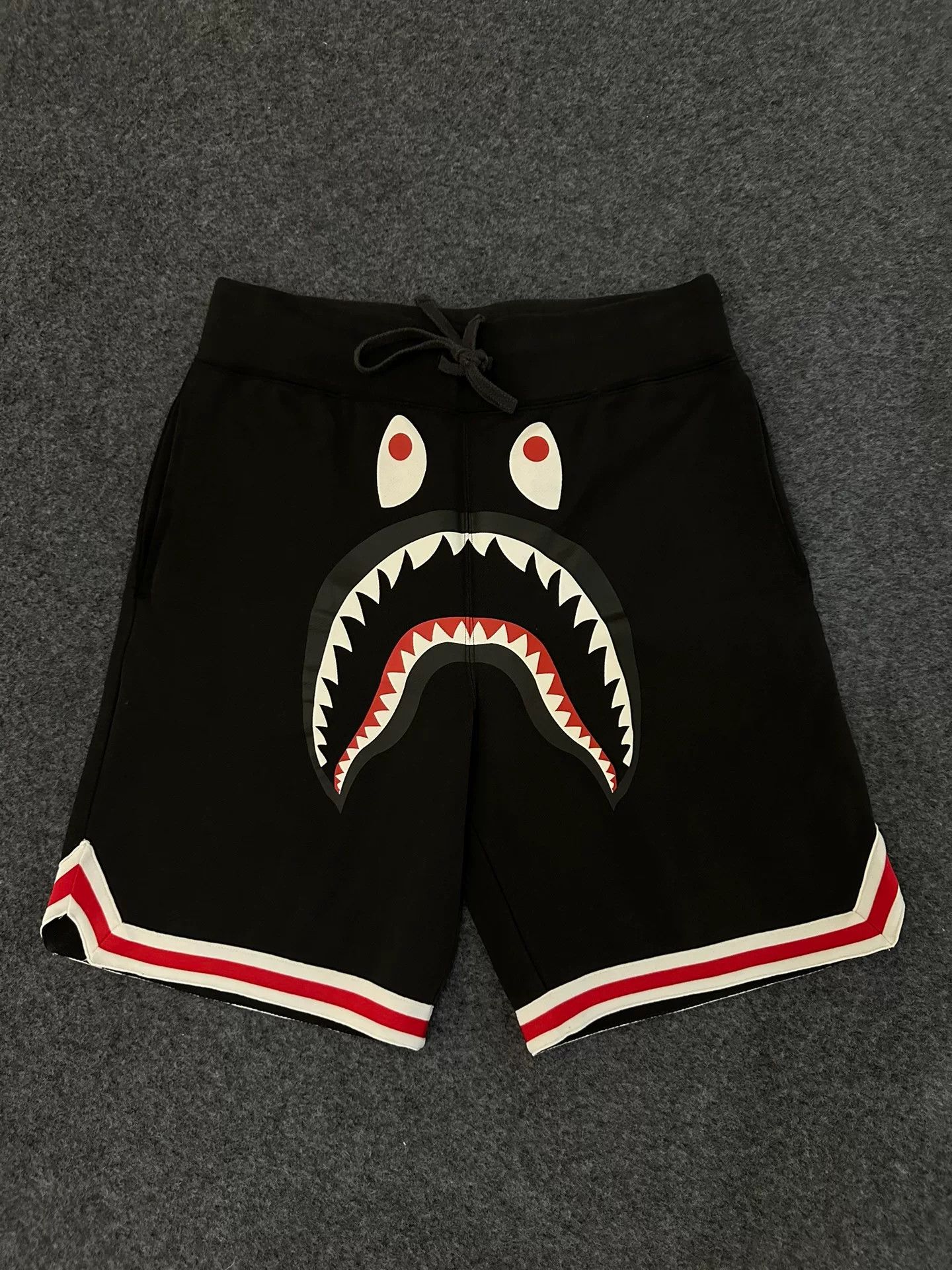 Bape A Bathing Ape Shark Shorts Size L Size US 34 / EU 50 - 2 Thumbnail
