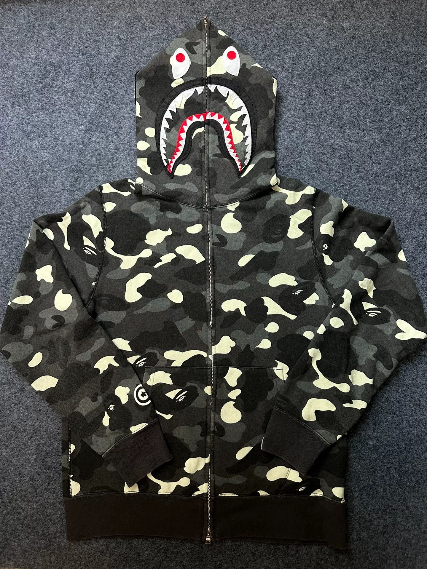 Bape Bape Shark Camo Hoodie Size L Size US L / EU 52-54 / 3 - 2 Thumbnail