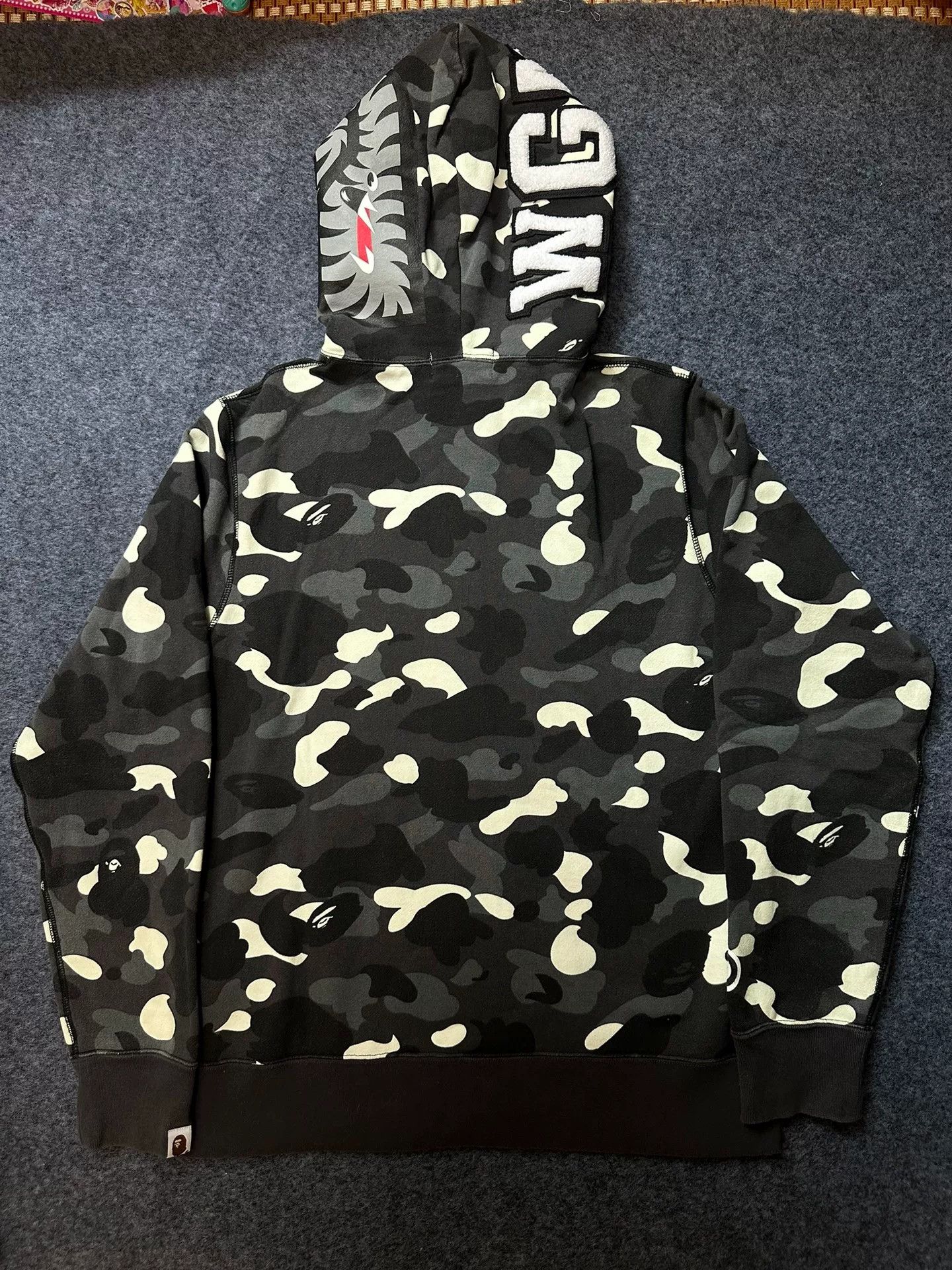 Bape Bape Shark Camo Hoodie Size L Size US L / EU 52-54 / 3 - 3 Thumbnail