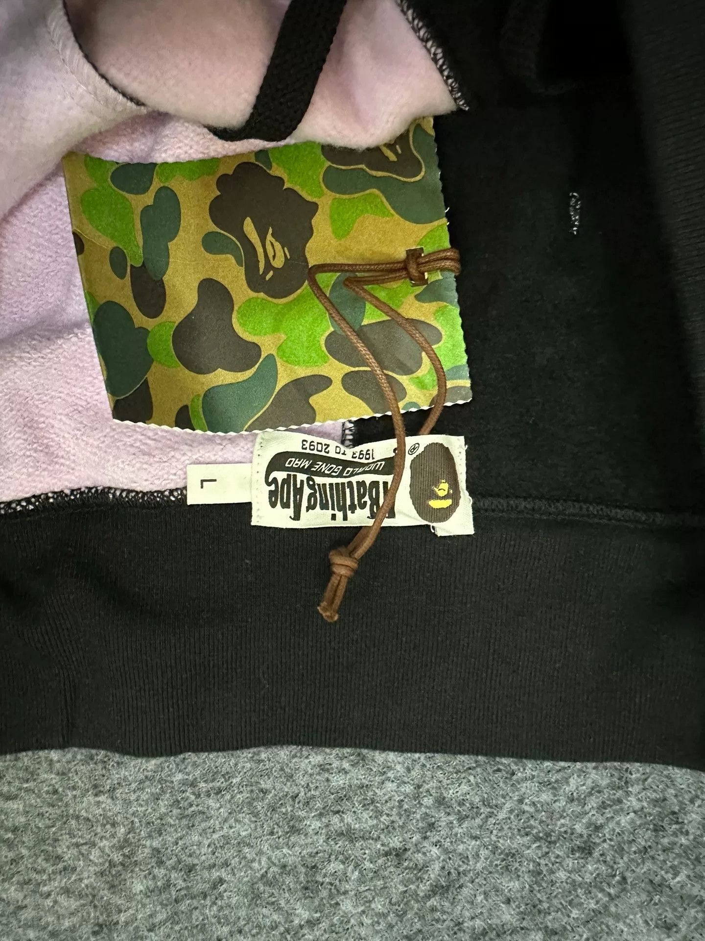 Bape A Bathing Ape Purple Camo Shark Shorts Size L Size US 34 / EU 50 - 6 Thumbnail