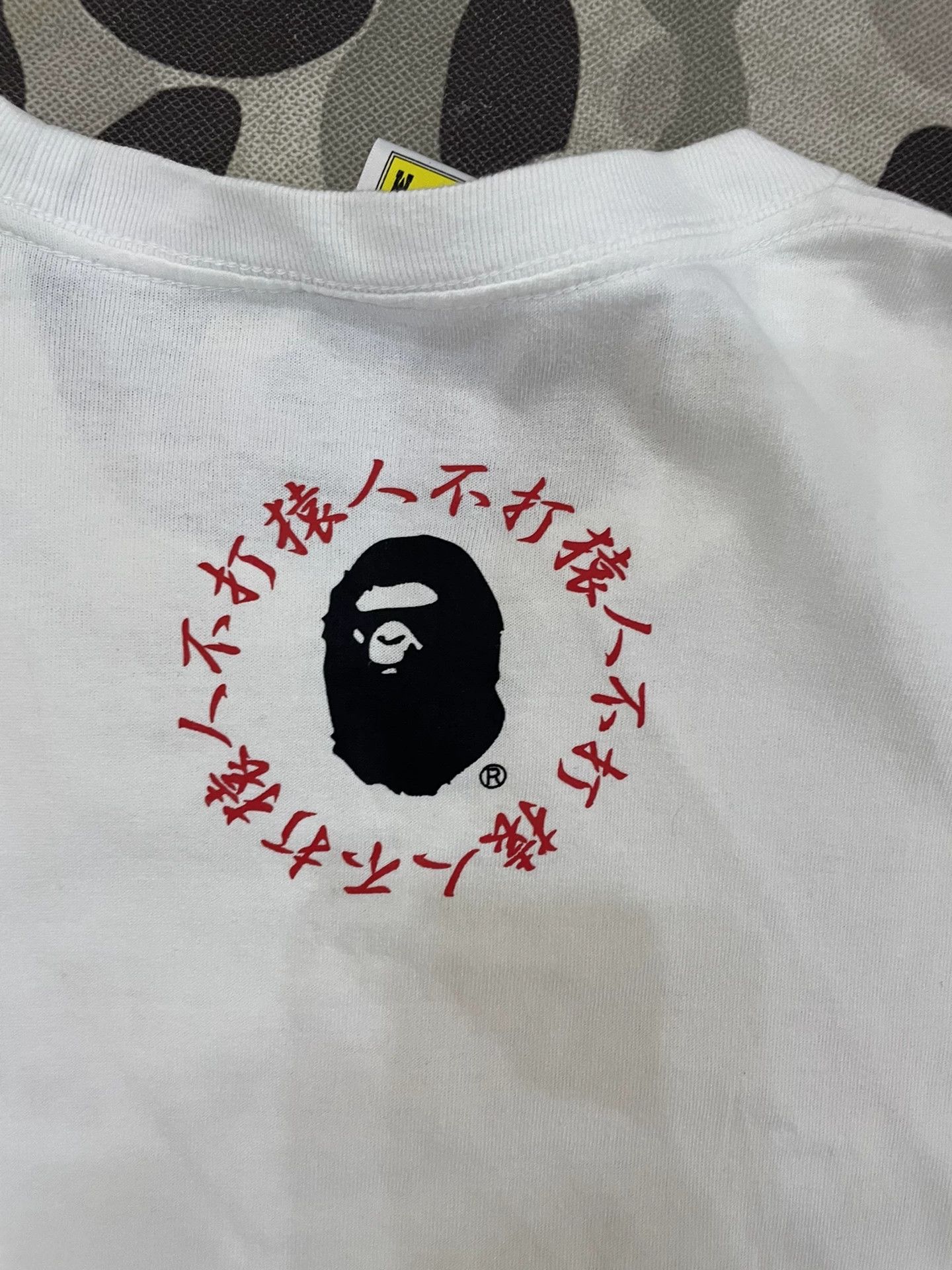 Bape A Bathing Ape Graphic Logo T-Shirt Size M Size US M / EU 48-50 / 2 - 7 Thumbnail