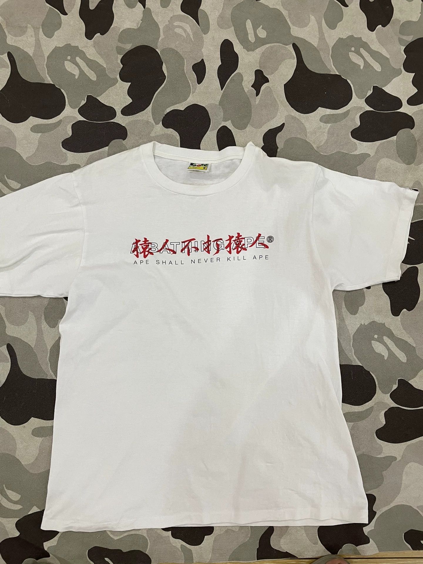 Bape A Bathing Ape Graphic Logo T-Shirt Size M Size US M / EU 48-50 / 2 - 2 Thumbnail