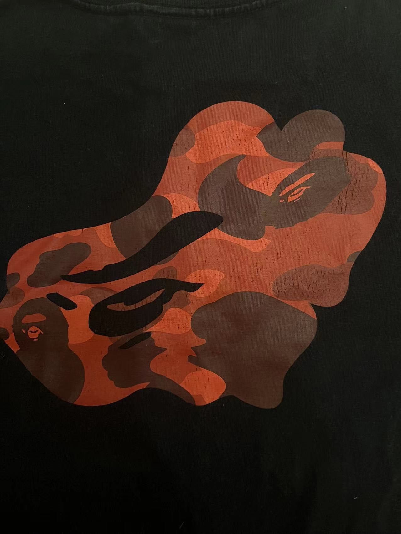 Bape Bape Red Camo Logo T-Shirt Size M Size US M / EU 48-50 / 2 - 7 Thumbnail