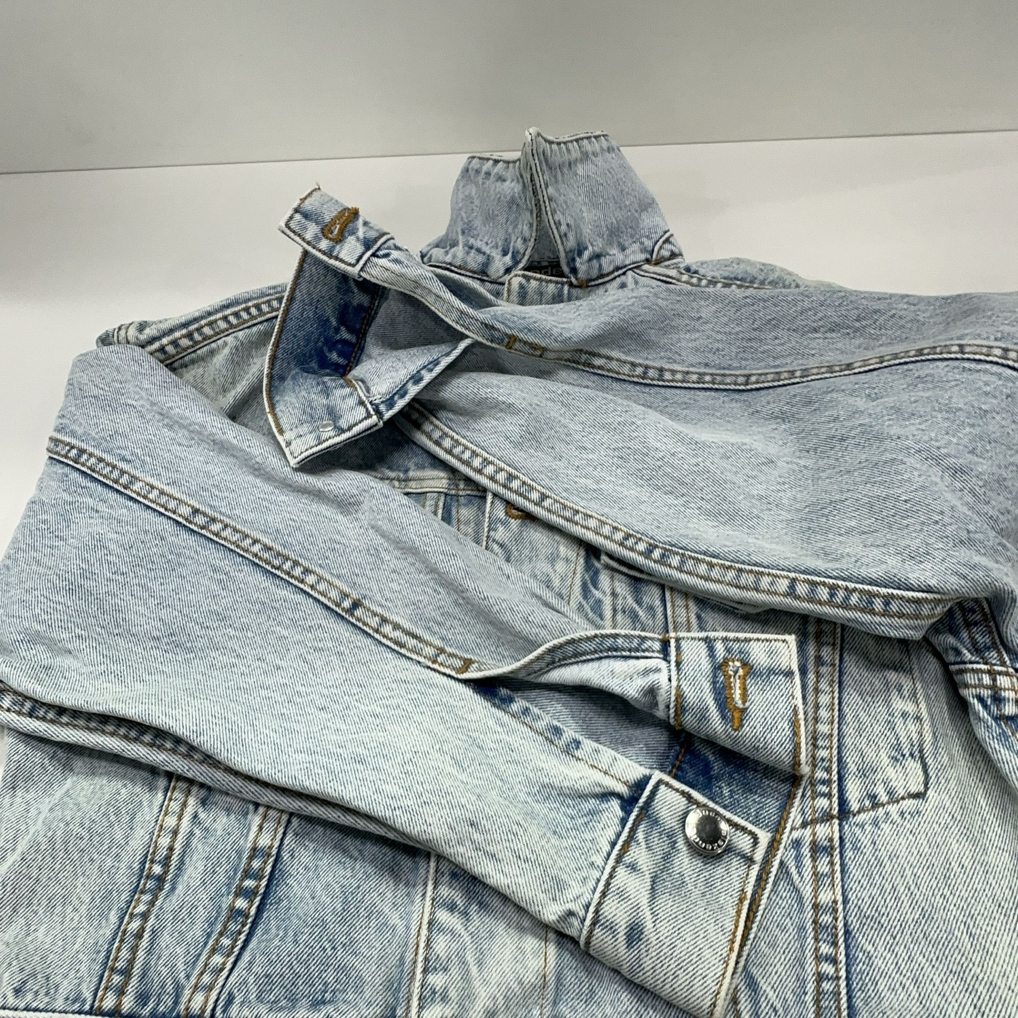 Alexander Wang Alexander Wang Light Wash Denim Jacket Size XS Size XS / US 0-2 / IT 36-38 - 7 Thumbnail