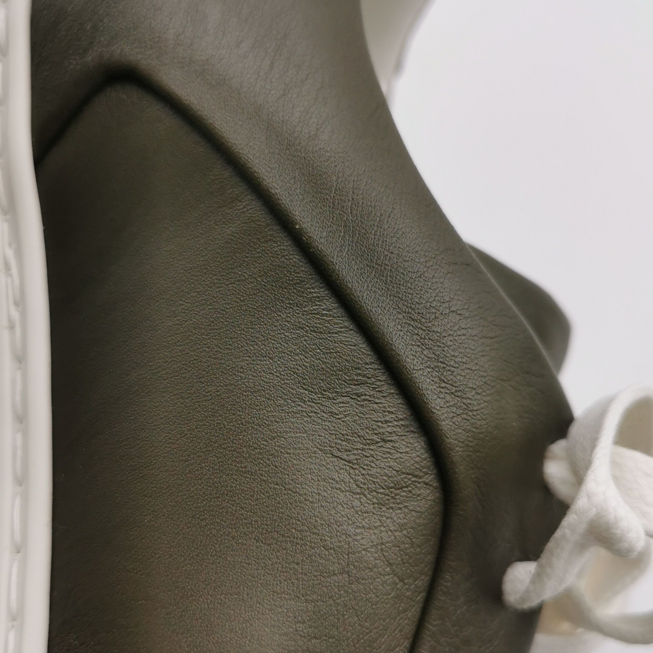 Bottega Veneta Bottega Veneta Women 7 Lowtop Sneakers Size US 7 / IT 37 - 9 Thumbnail