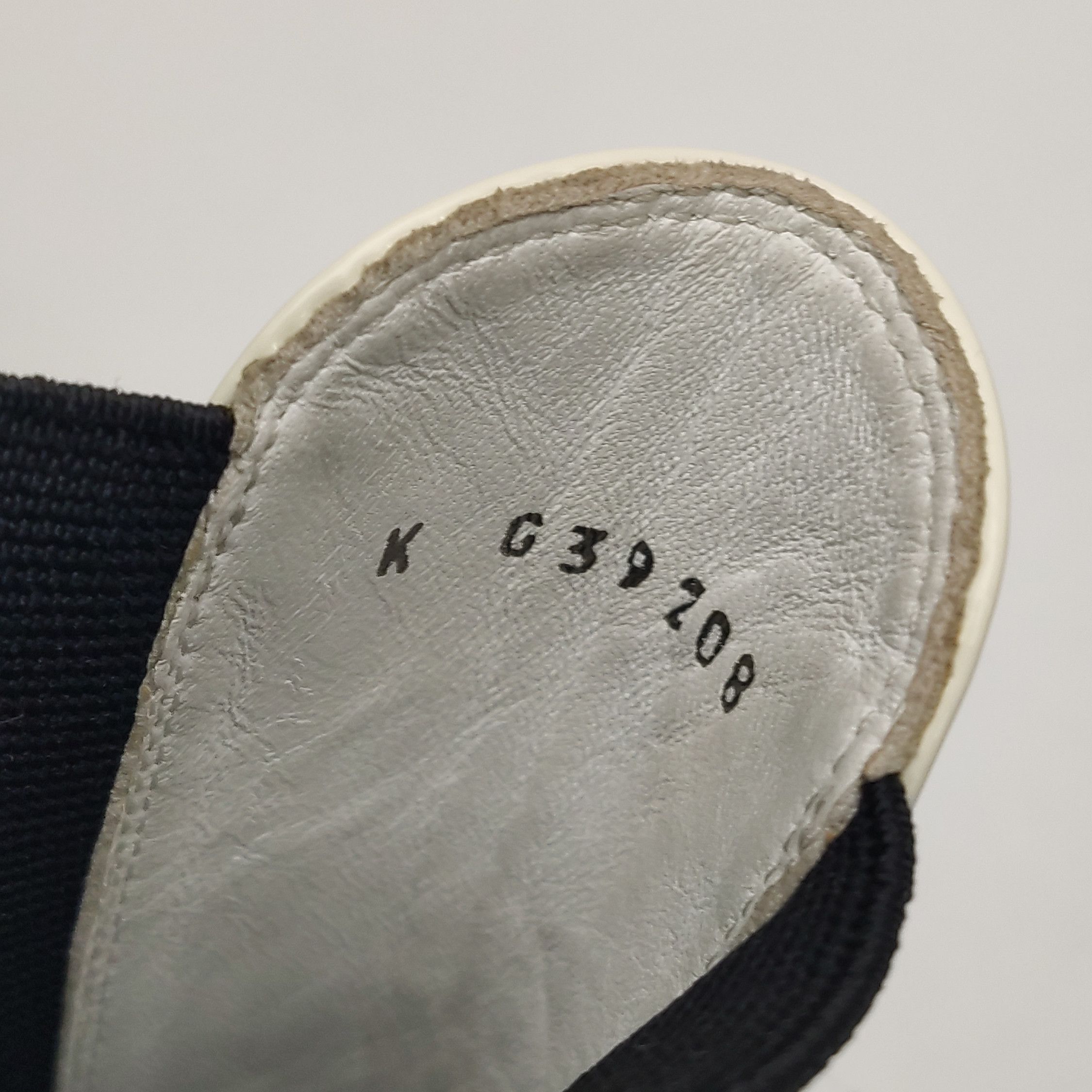 Chanel Chanel Women 7 Boots Size US 7 / IT 37 - 14 Thumbnail