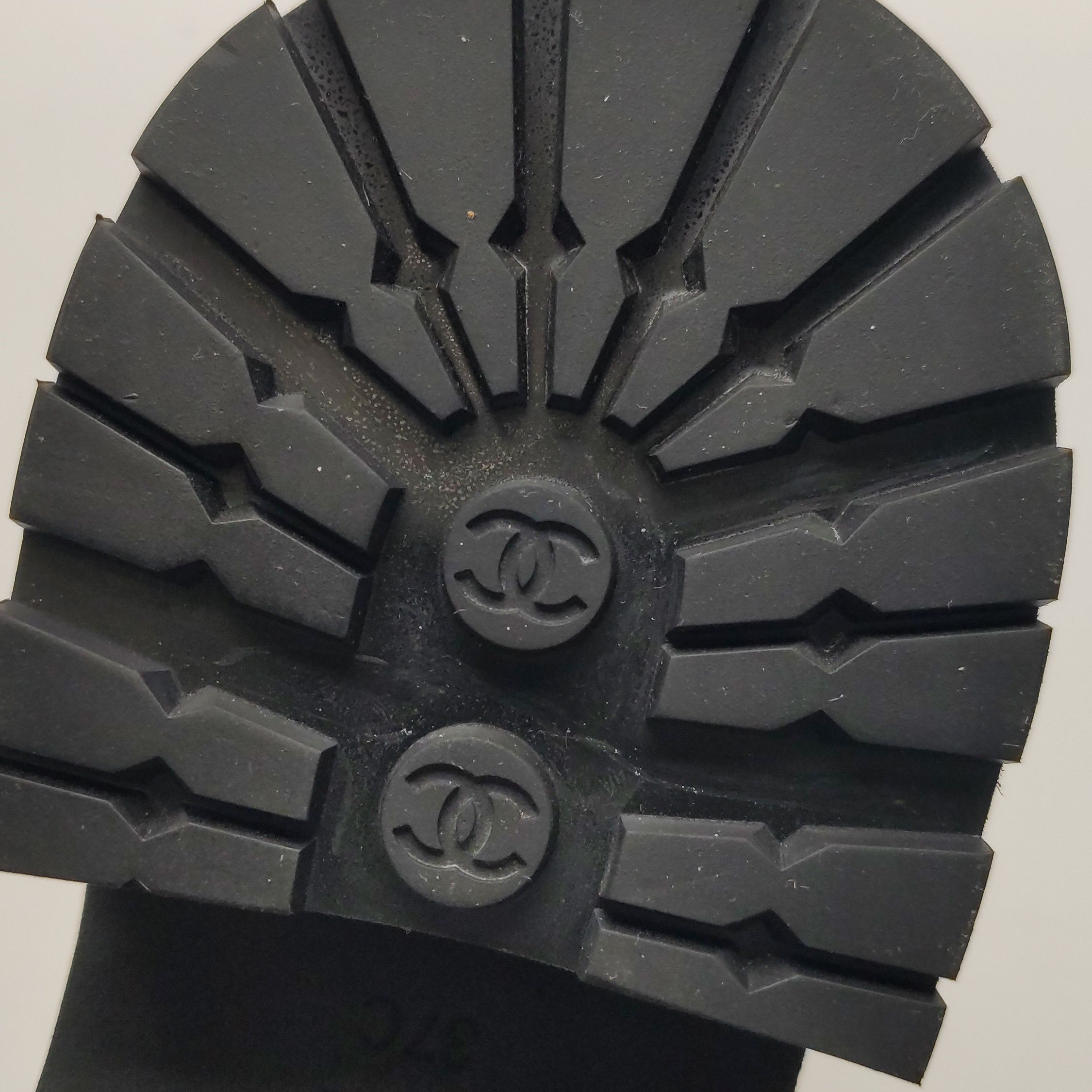 Chanel Chanel Women 7 Boots Size US 7 / IT 37 - 13 Thumbnail