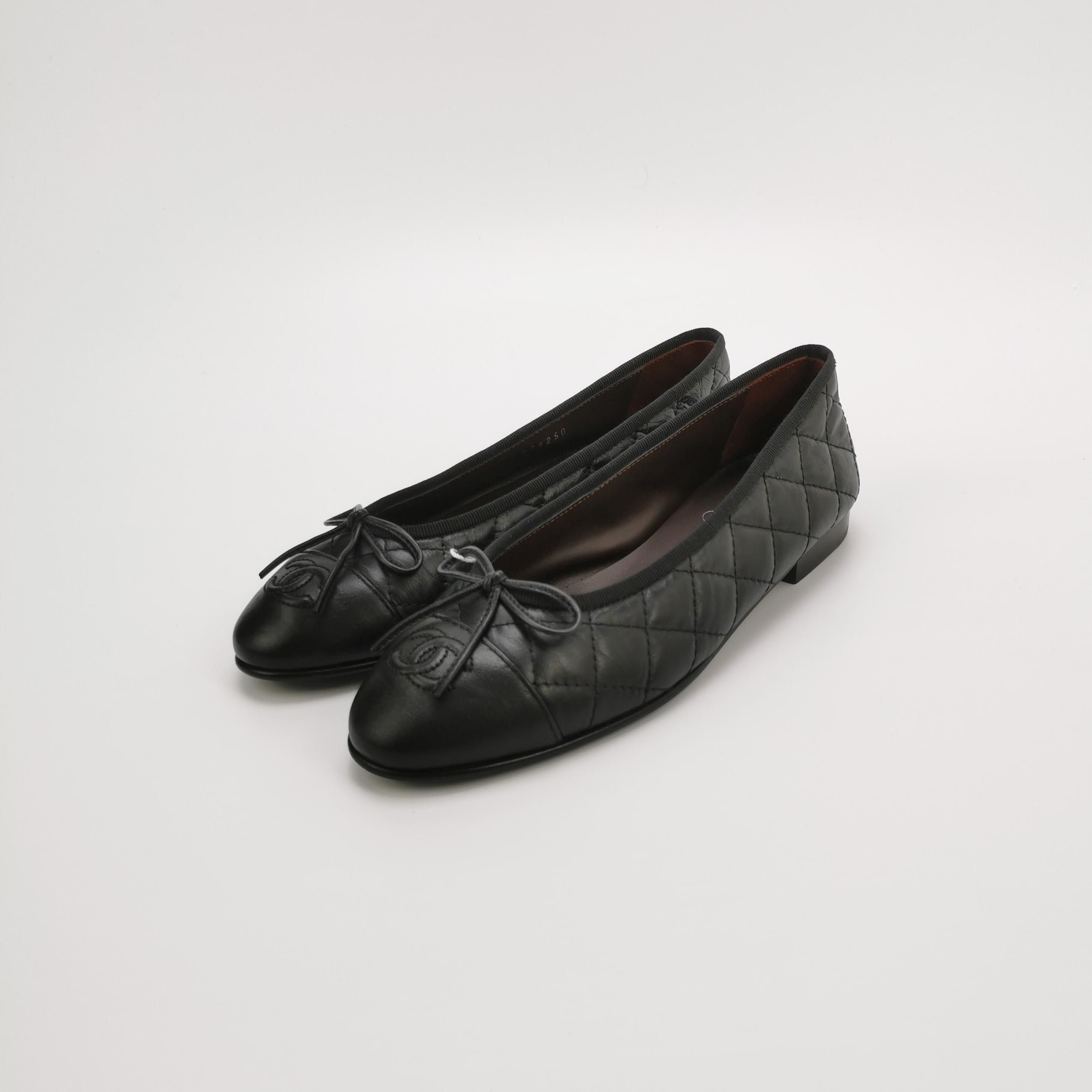 Chanel Chanel Women 6 Flats Size US 6 / IT 36 - 2 Thumbnail