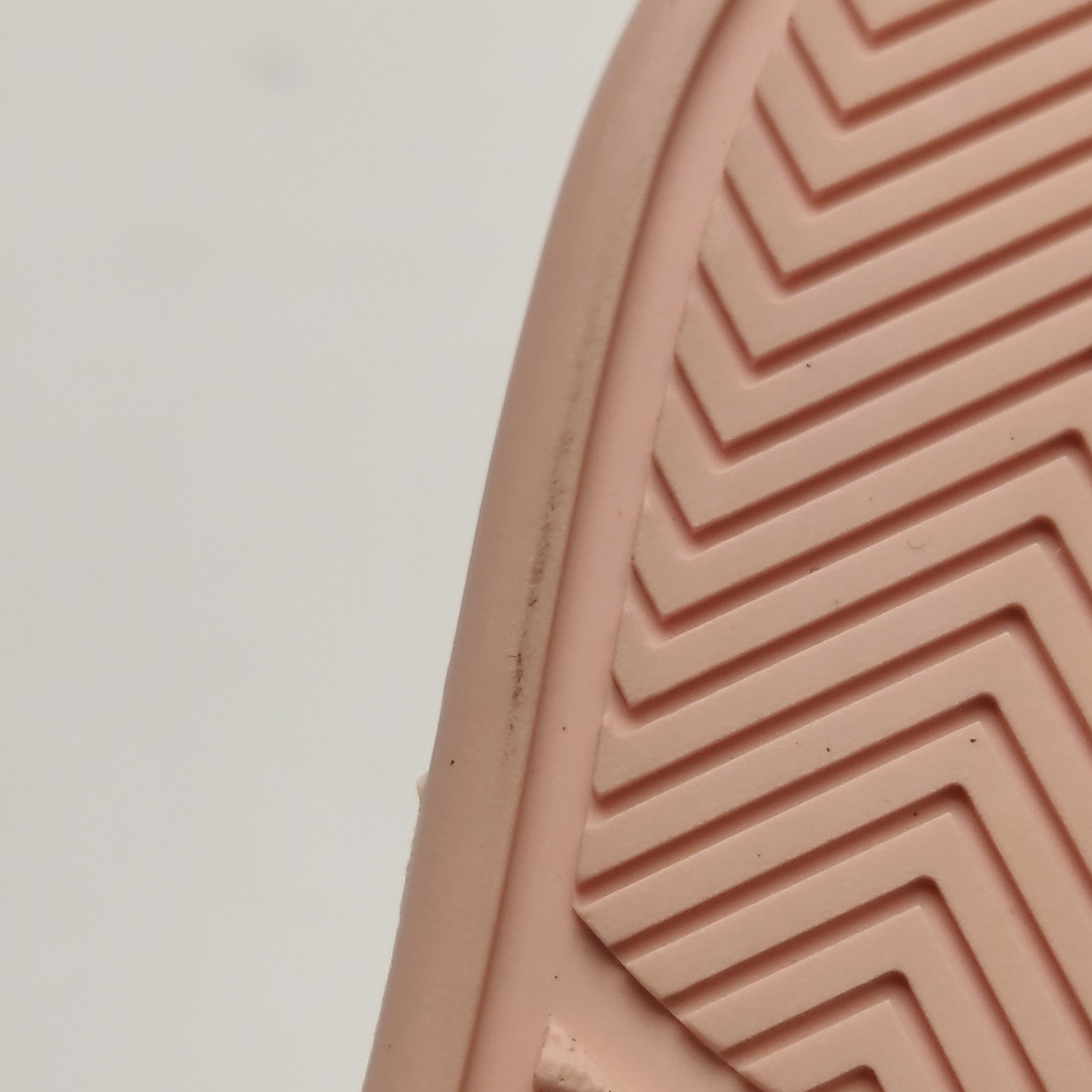 Chanel Chanel Women 5-5 Lowtop Sneakers Size US 5.5 / IT 35.5 - 9 Thumbnail