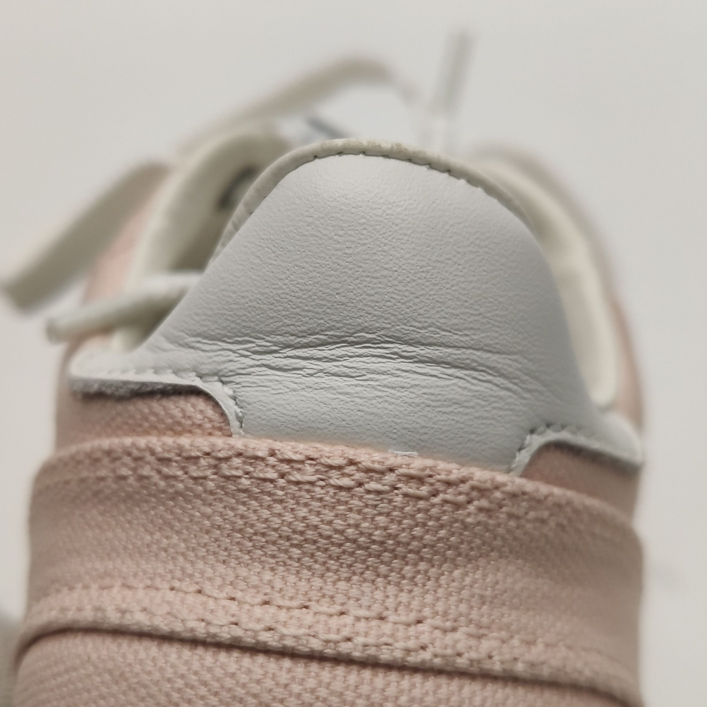 Chanel Chanel Women 5-5 Lowtop Sneakers Size US 5.5 / IT 35.5 - 12 Thumbnail