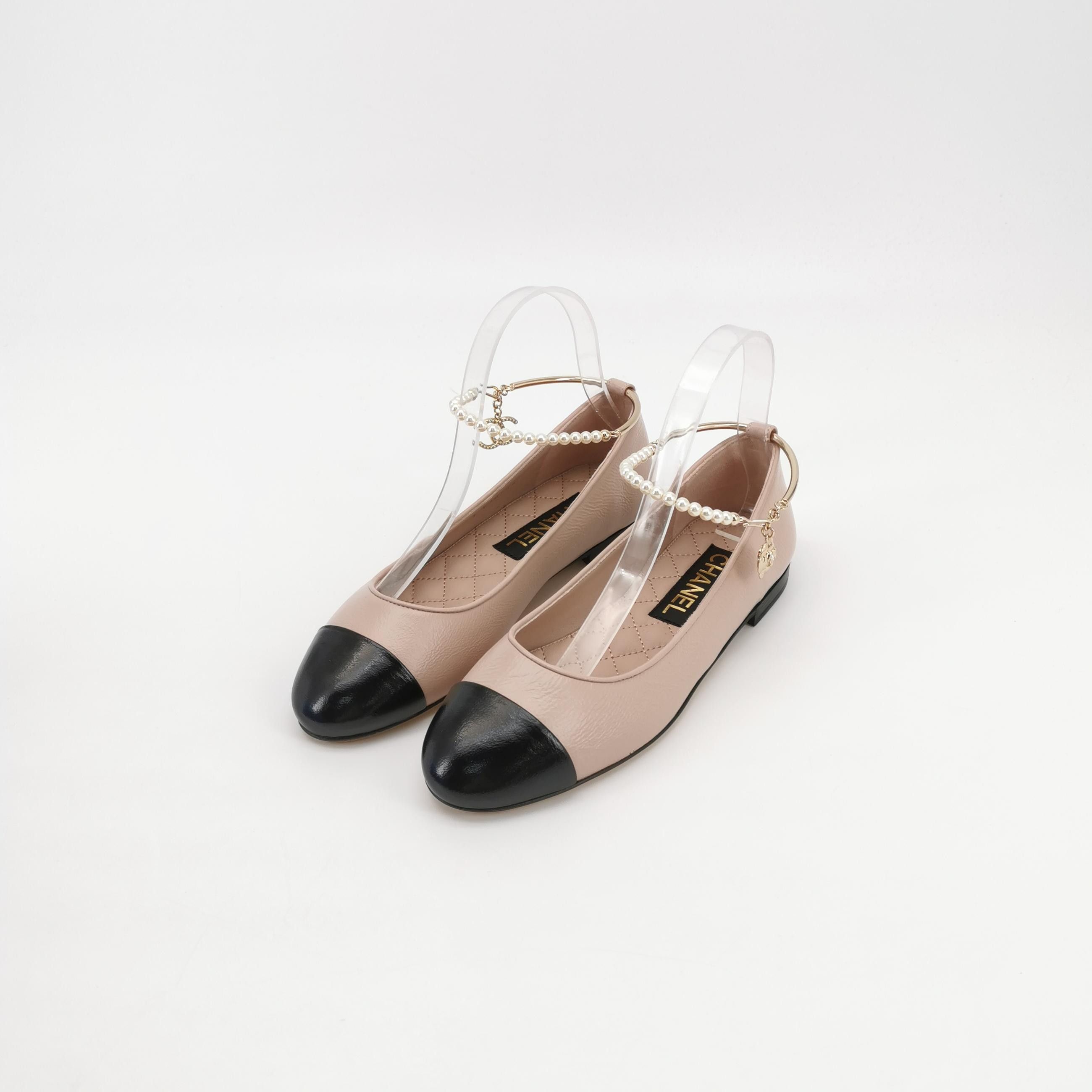 Chanel Chanel Women 7-5 Flats Size US 7.5 / IT 37.5 - 2 Thumbnail