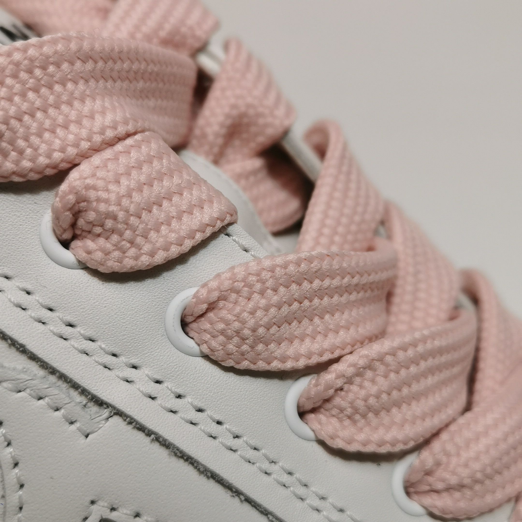 Chanel Chanel Women 8-5 Lowtop Sneakers Size US 8.5 / IT 38.5 - 7 Thumbnail