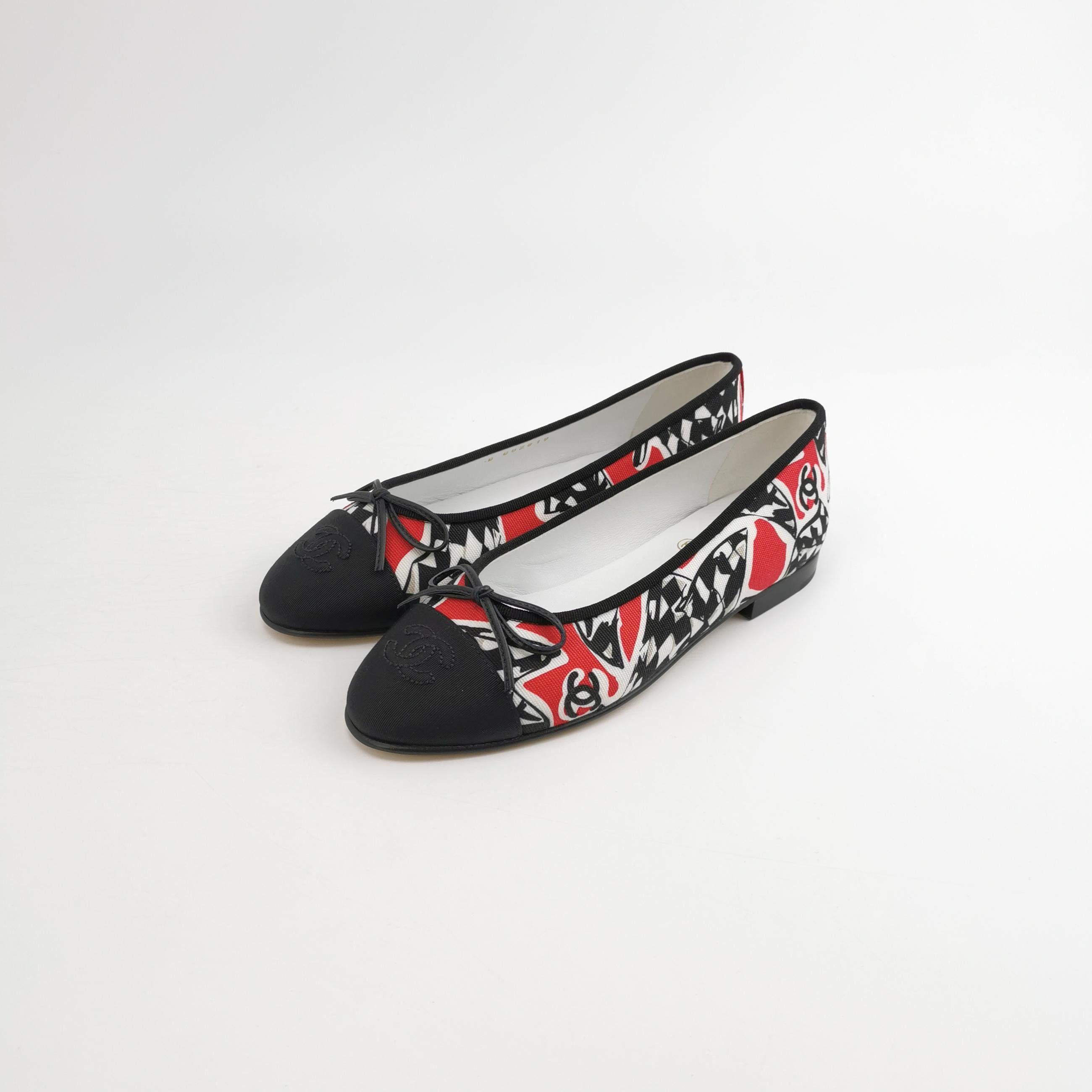 Chanel Chanel Women 6 Flats Size US 6 / IT 36 - 2 Thumbnail
