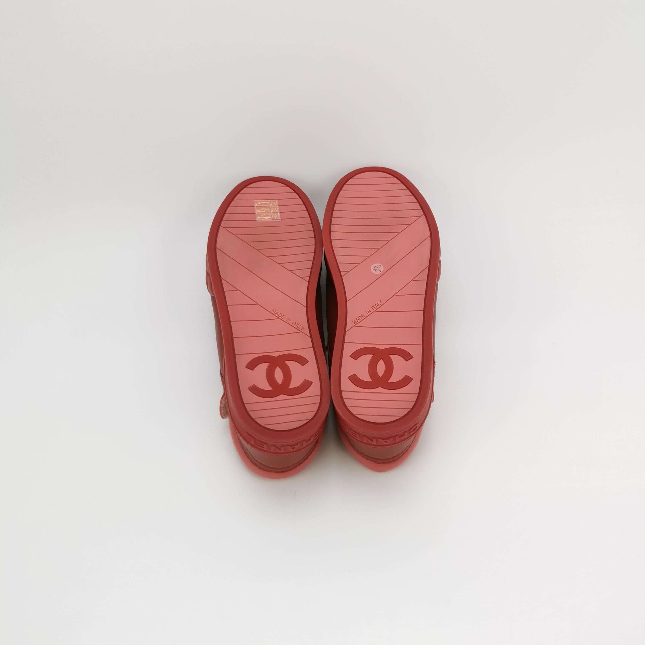 Chanel Chanel Women 5-5 Lowtop Sneakers Size US 5.5 / IT 35.5 - 5 Thumbnail