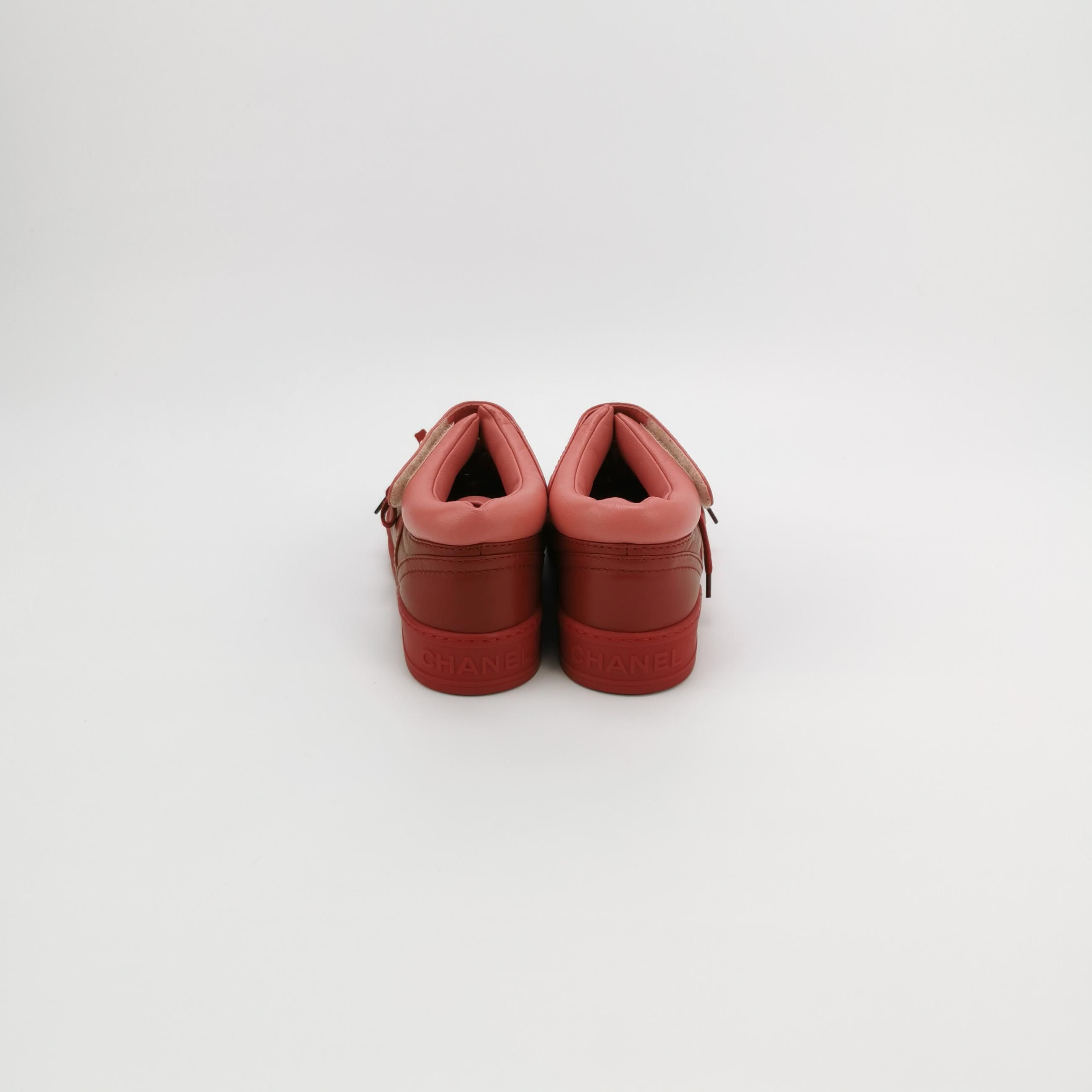 Chanel Chanel Women 5-5 Lowtop Sneakers Size US 5.5 / IT 35.5 - 4 Thumbnail