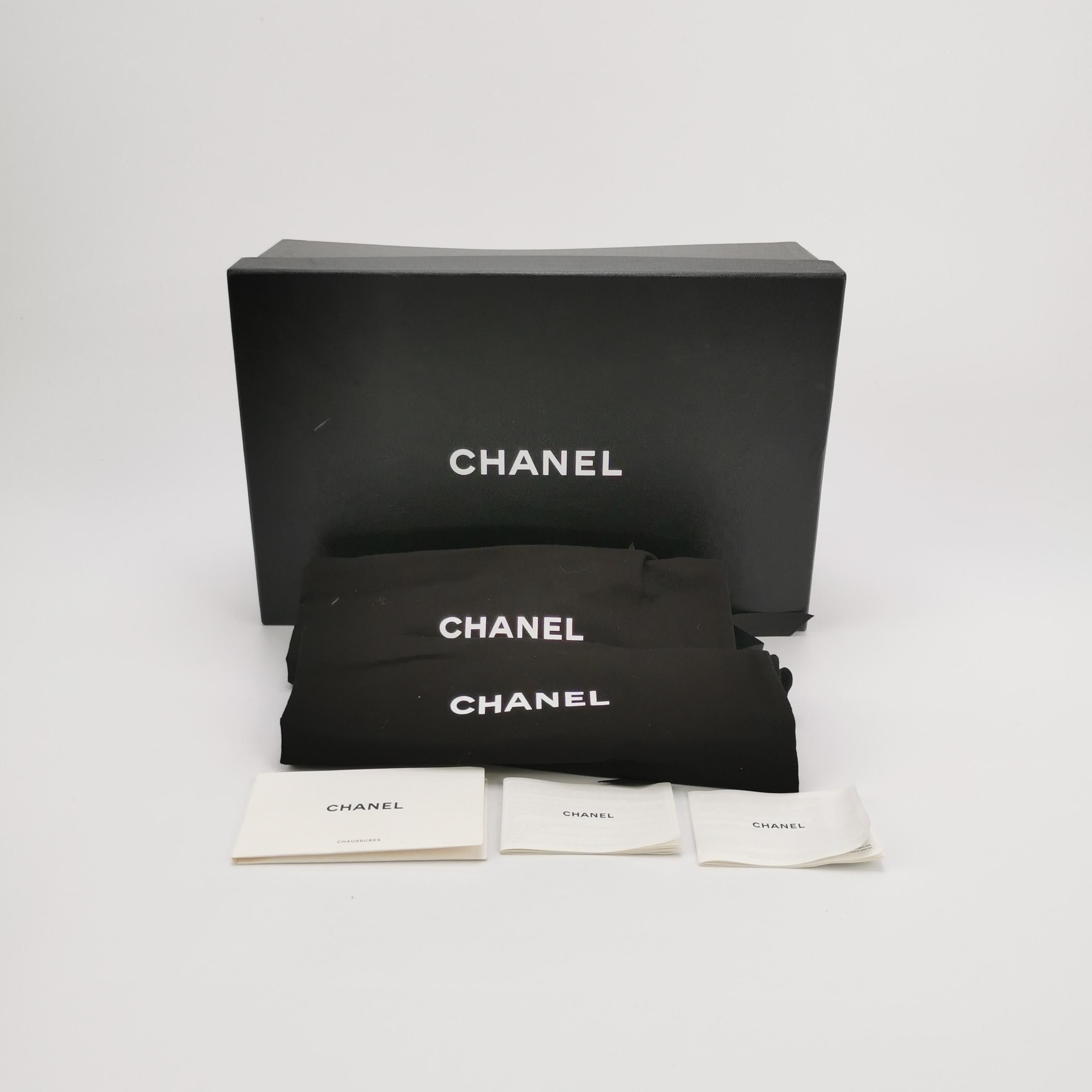 Chanel Chanel Women 5-5 Lowtop Sneakers Size US 5.5 / IT 35.5 - 6 Thumbnail